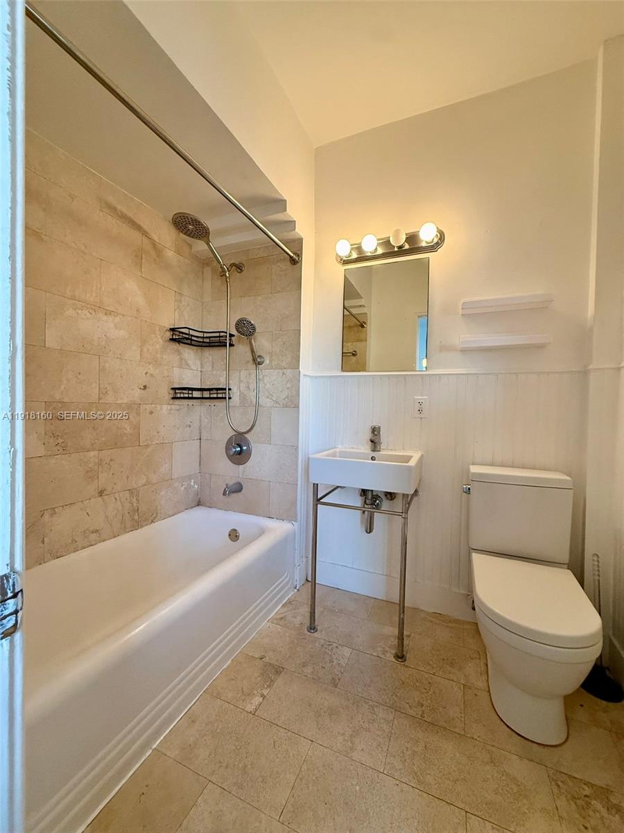 4035 N Meridian Ave #306 Miami Beach, FL 33140