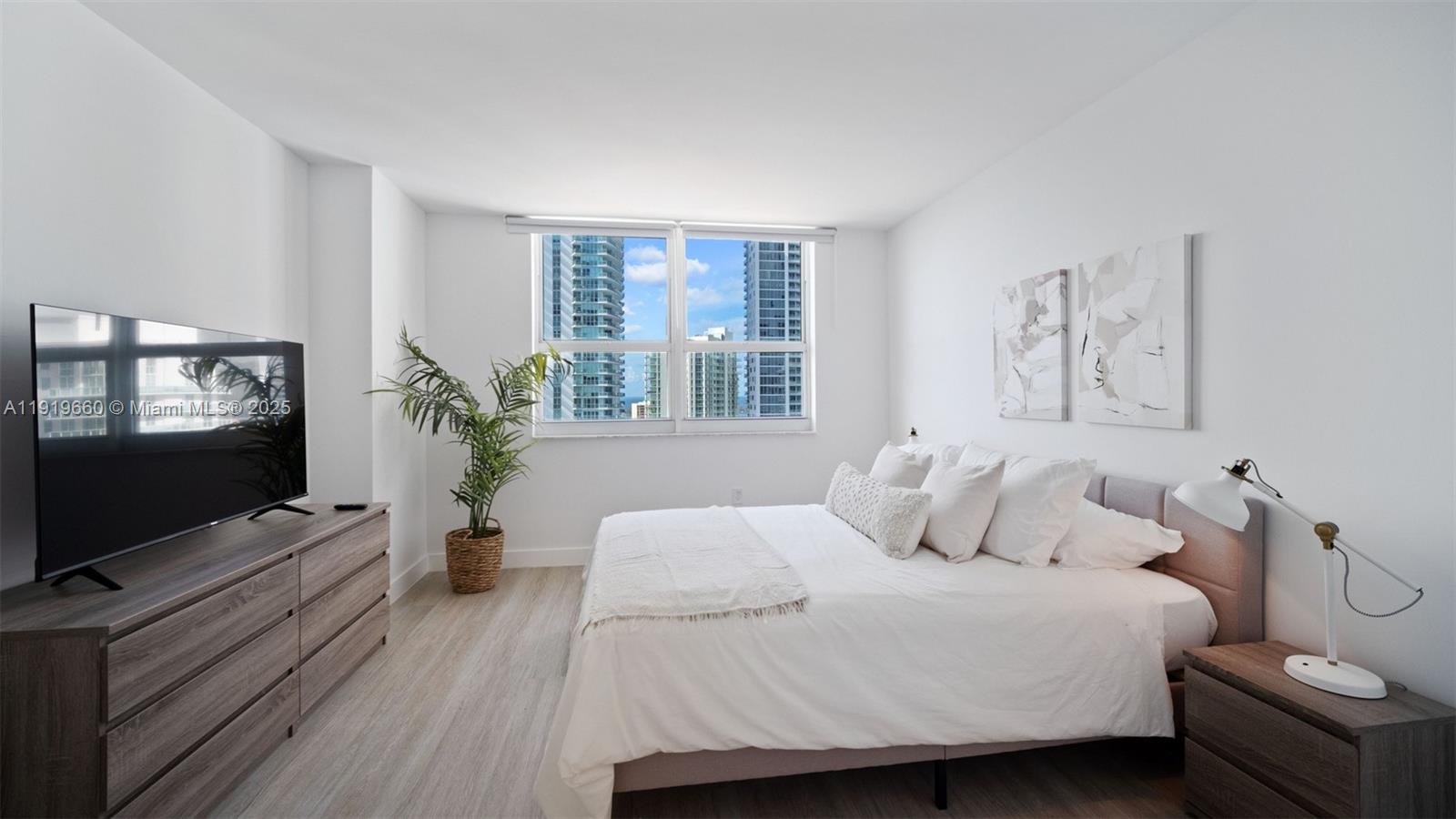 1155 Brickell Bay Dr #2203 Miami, FL 33131
