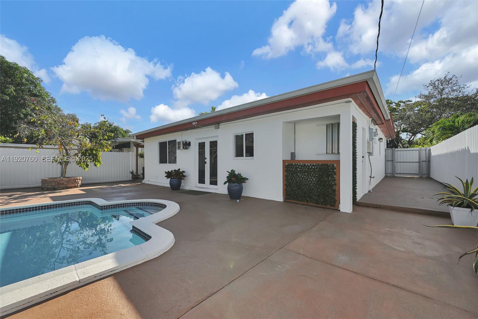 1645 NW 120th St North Miami, FL 33167