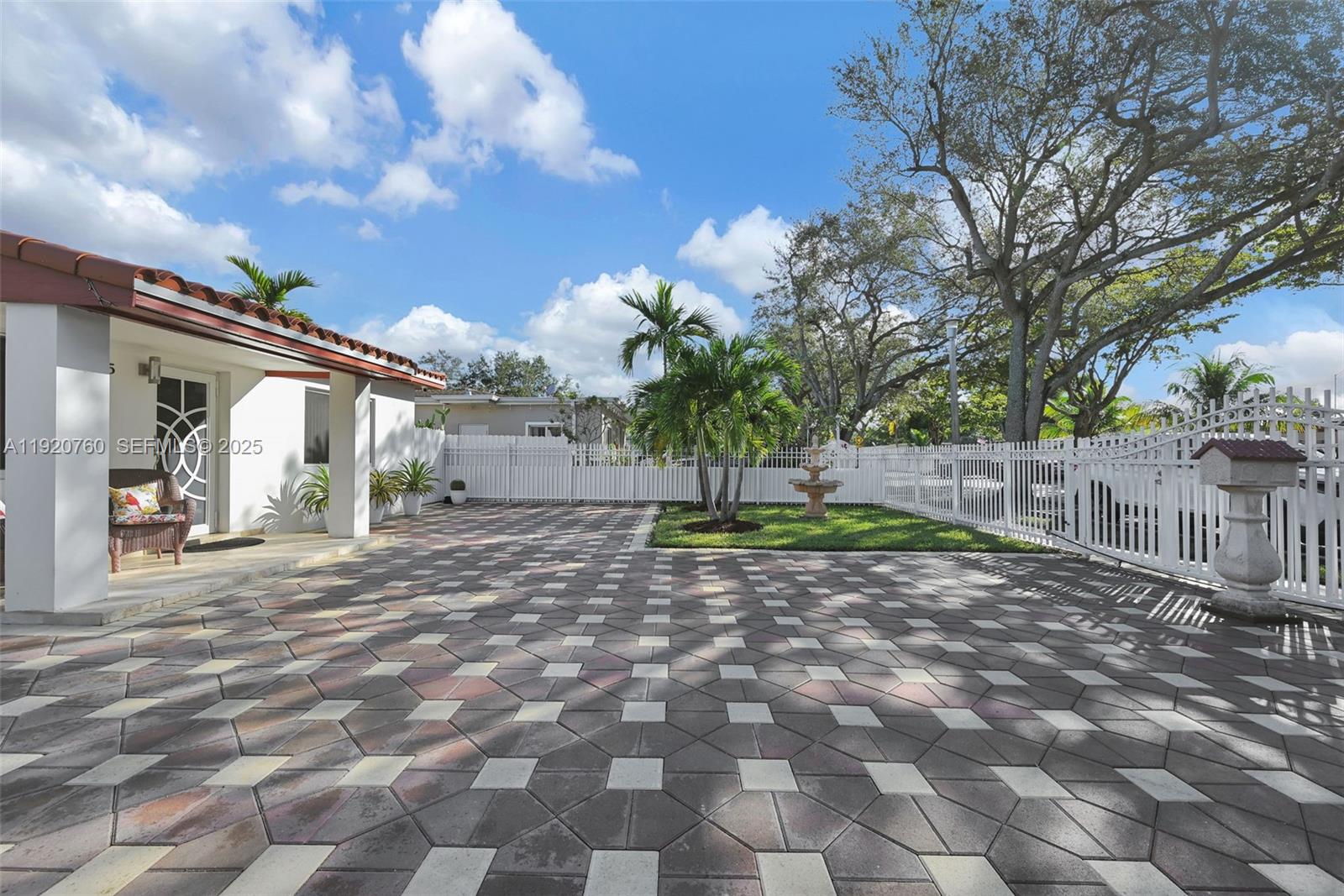 1645 NW 120th St North Miami, FL 33167