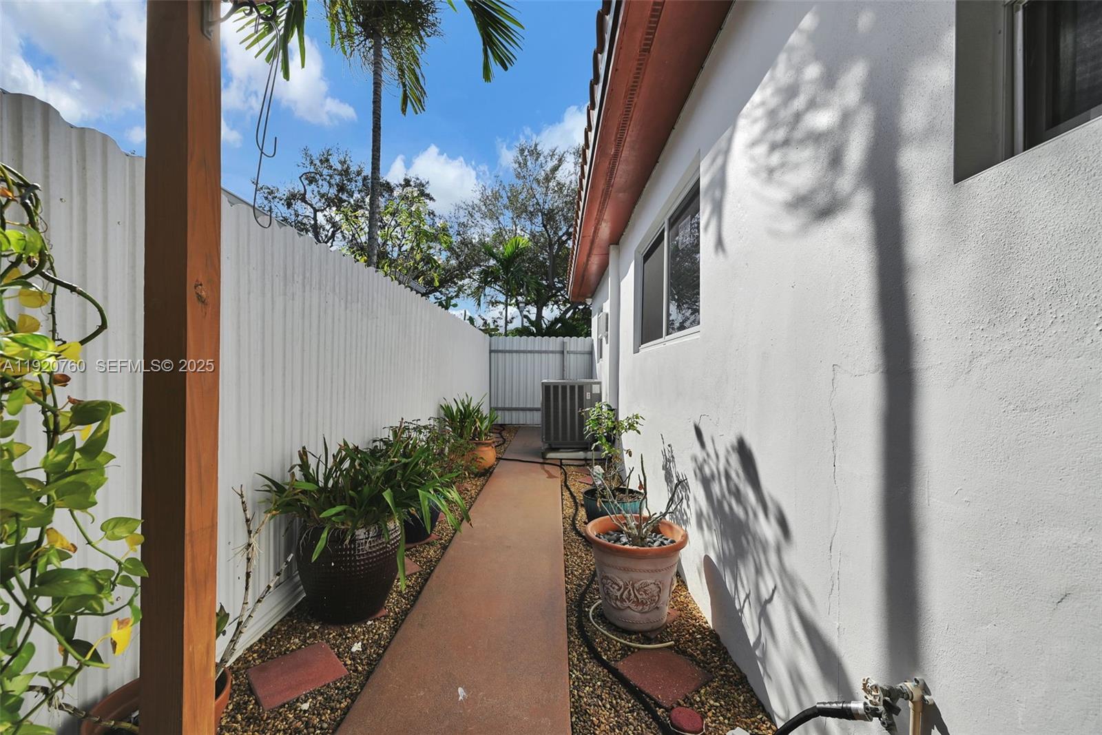 1645 NW 120th St North Miami, FL 33167