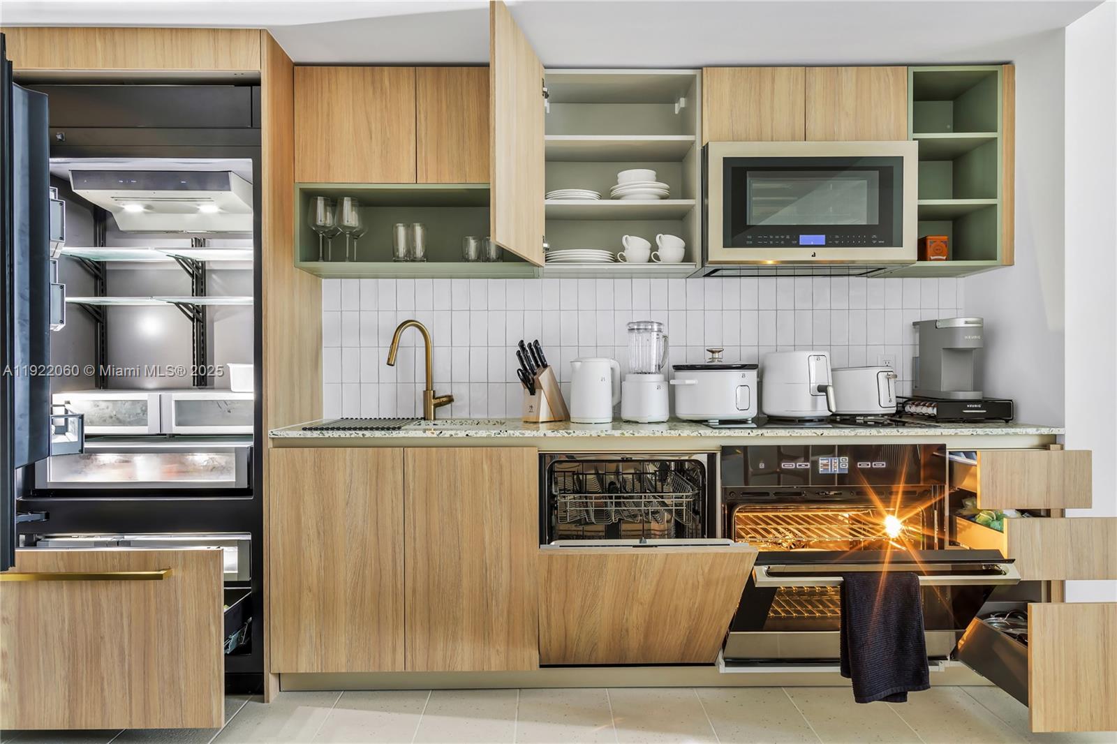 159 NE 6th St #3209 Miami, FL 33132