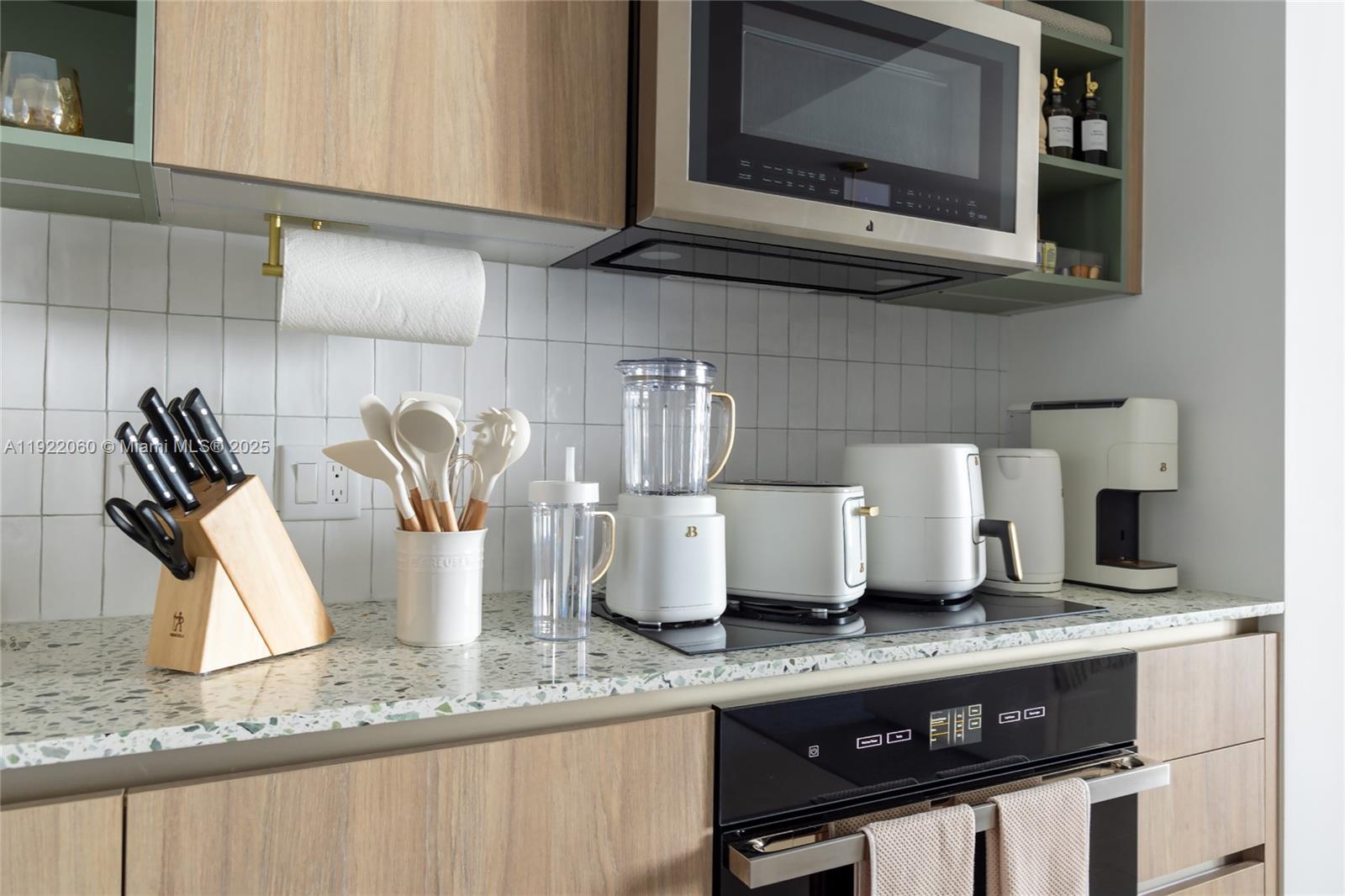 159 NE 6th St #3209 Miami, FL 33132