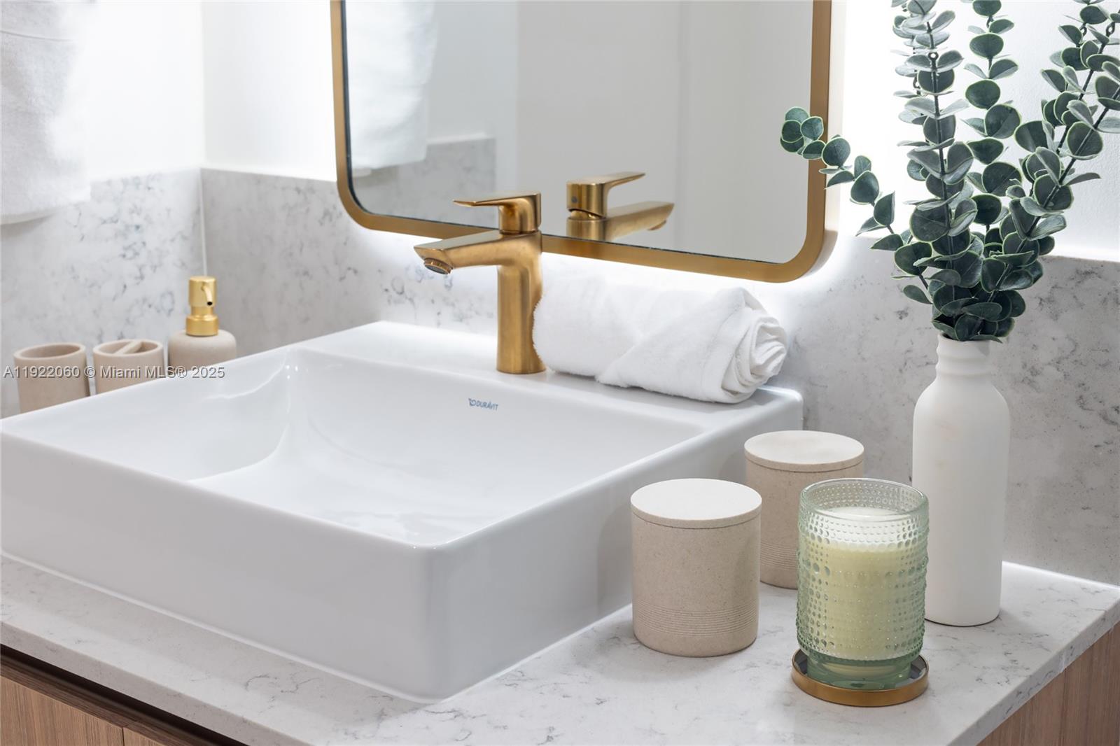 159 NE 6th St #3209 Miami, FL 33132