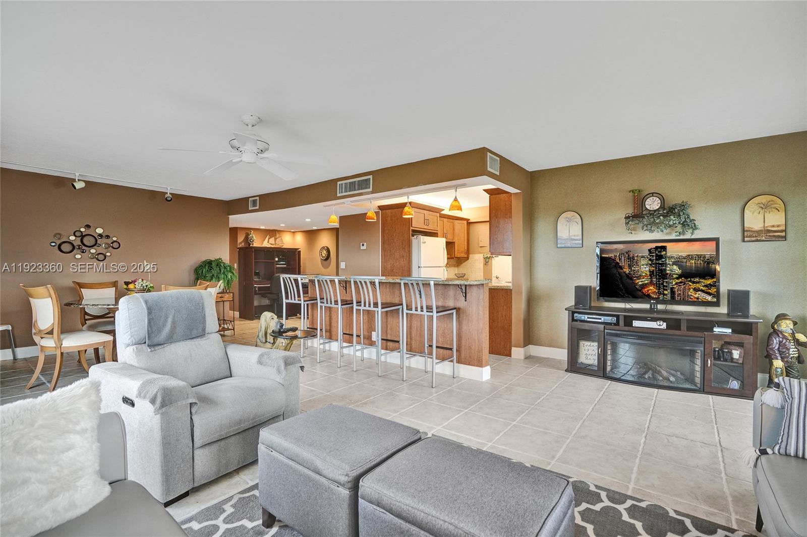 5100 Dupont Blvd #6M