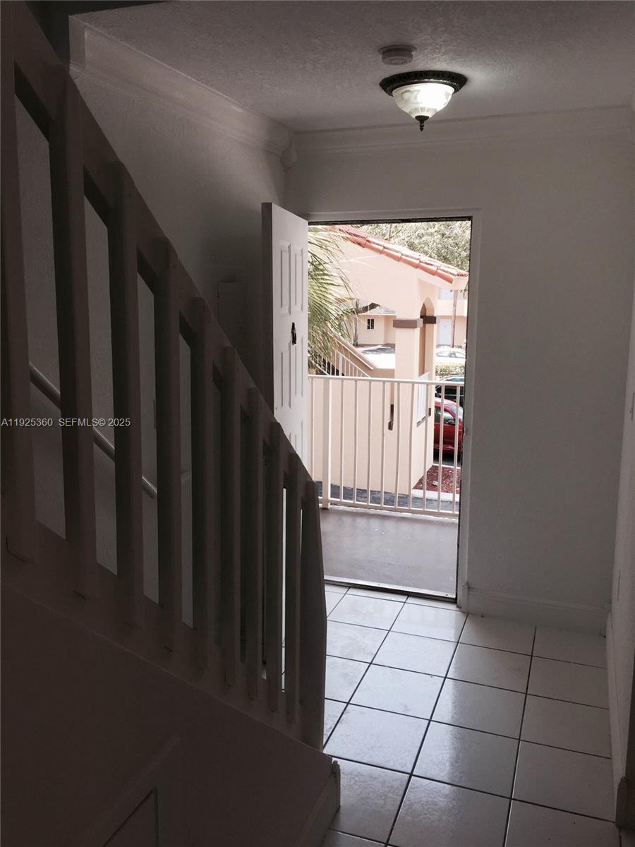 2780 W 76th St #205 Hialeah, FL 33016