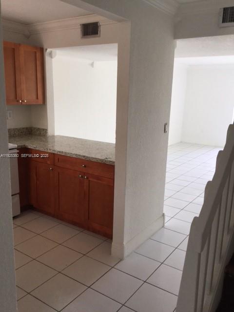 2780 W 76th St #205 Hialeah, FL 33016
