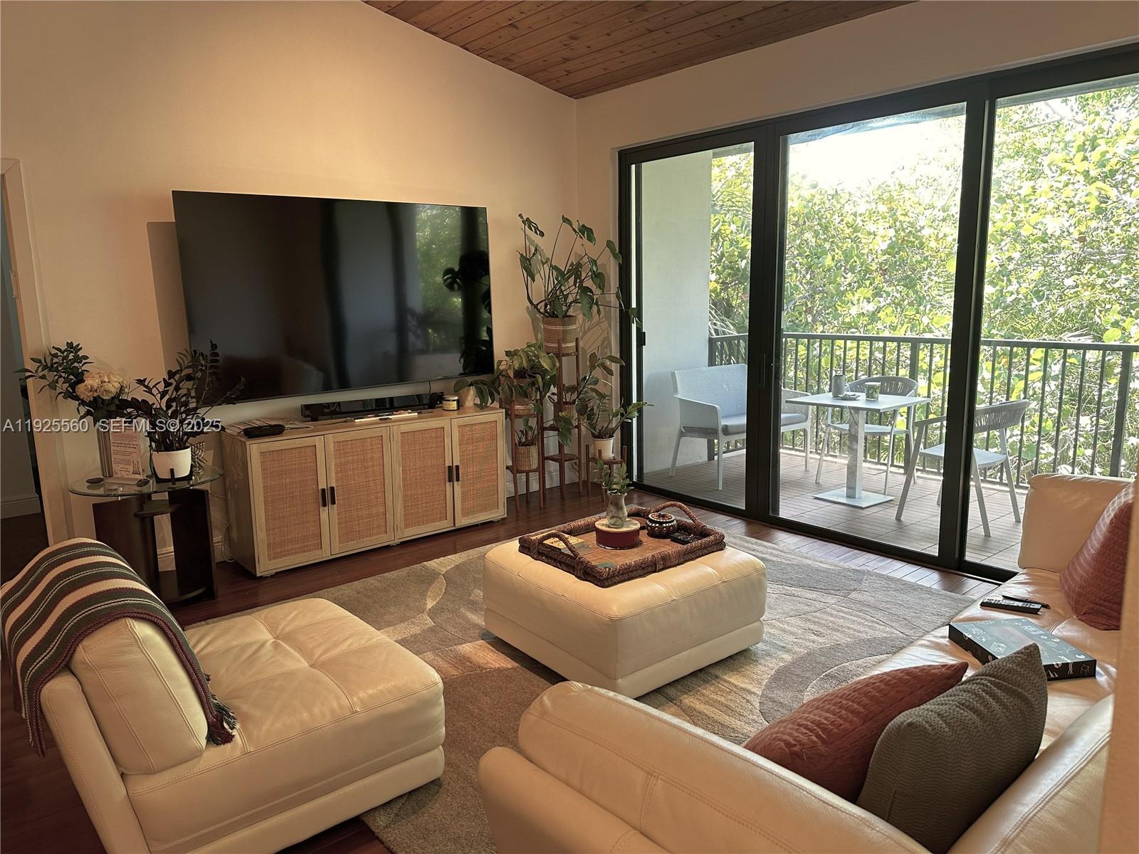 55 Ocean Ln Dr #4020 Key Biscayne, FL 33149