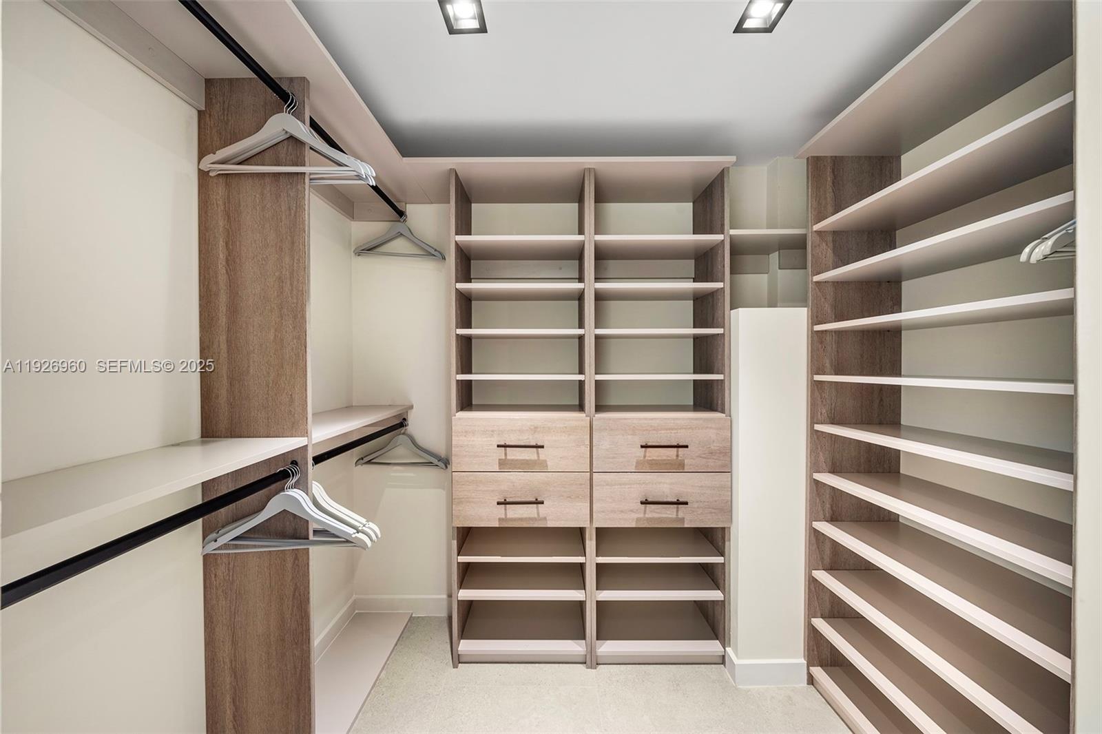 3 Island Ave #09H Miami Beach, FL 33139