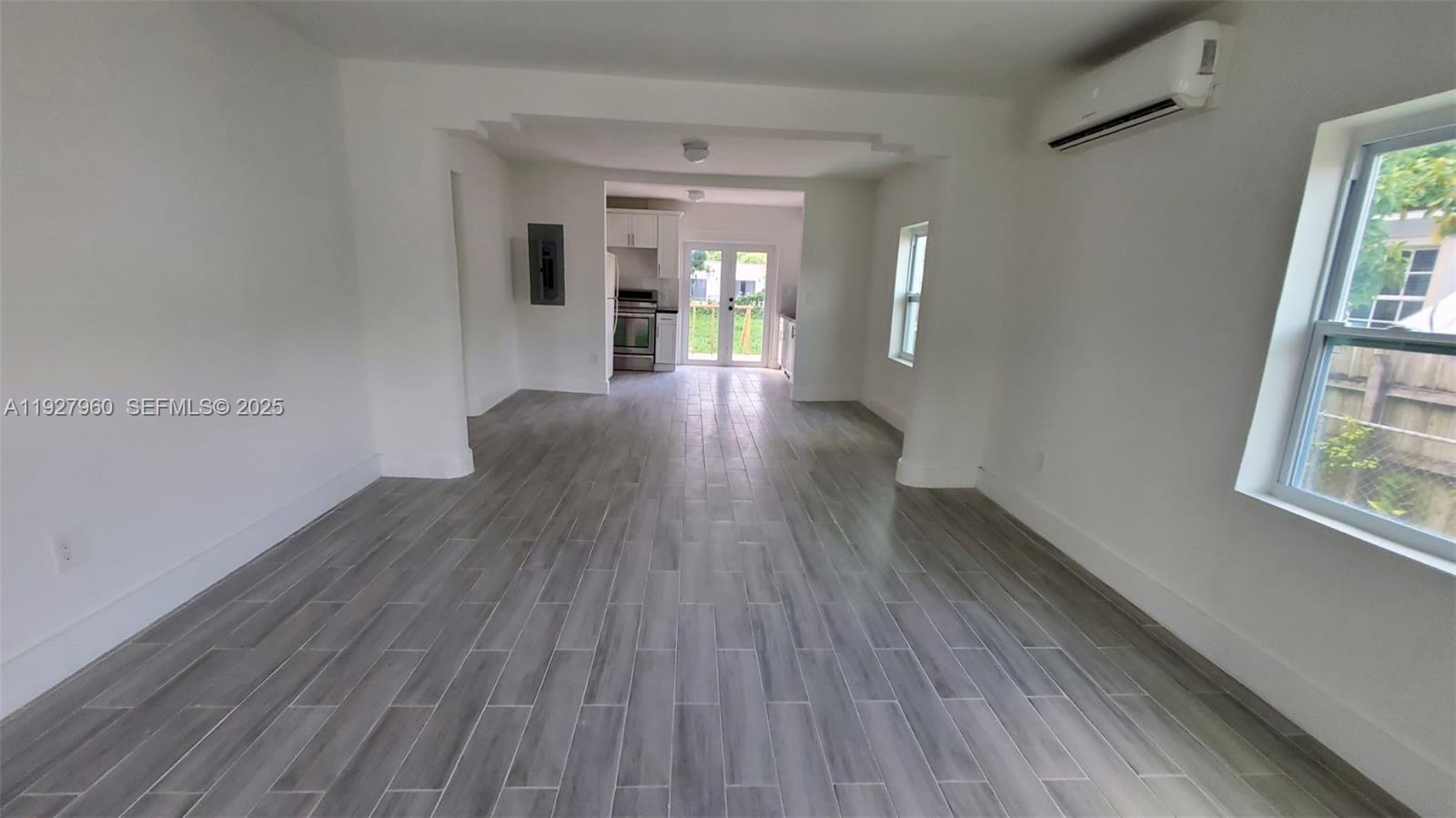 560 NW 53rd St Miami, FL 33127