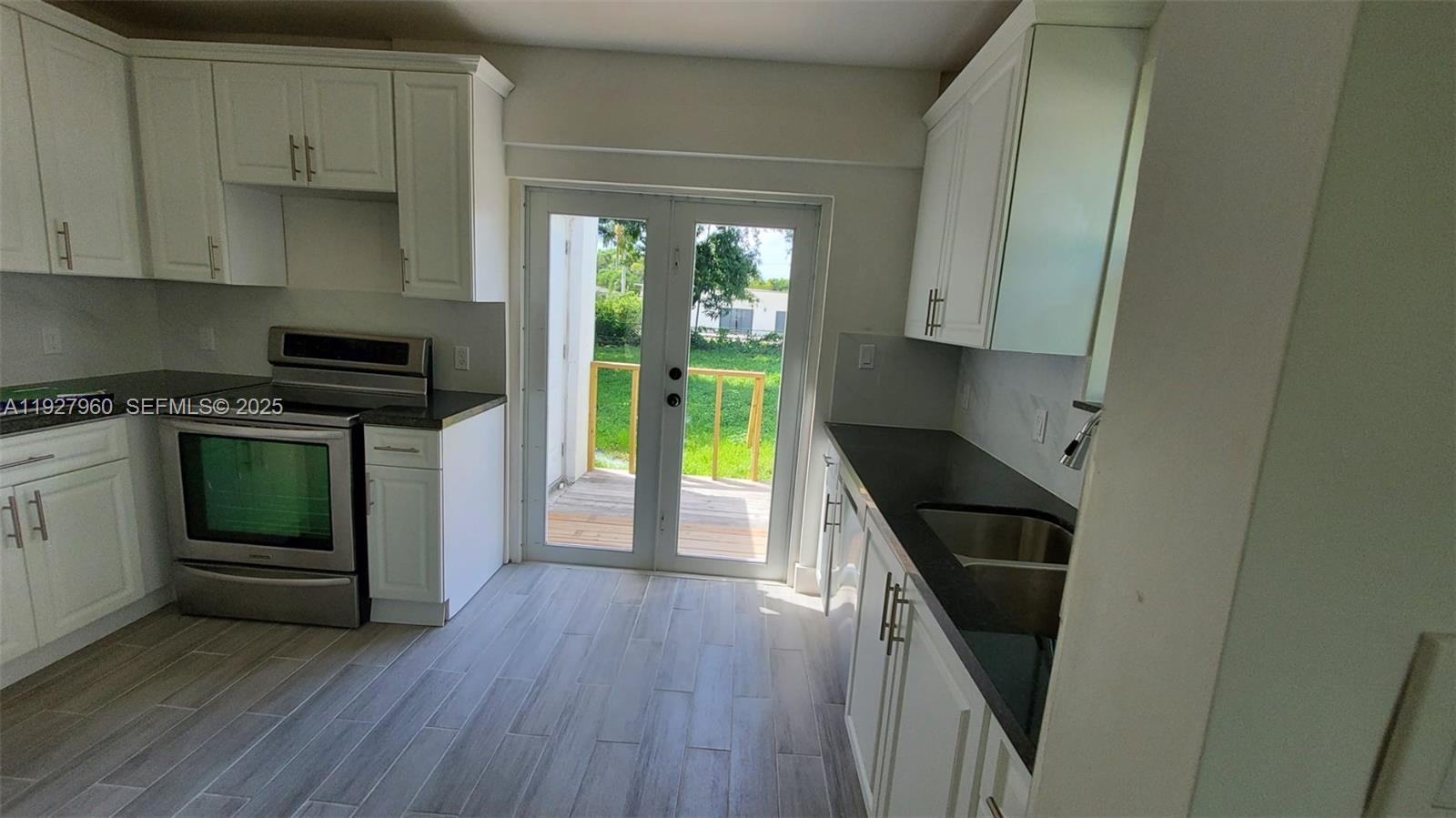 560 NW 53rd St Miami, FL 33127