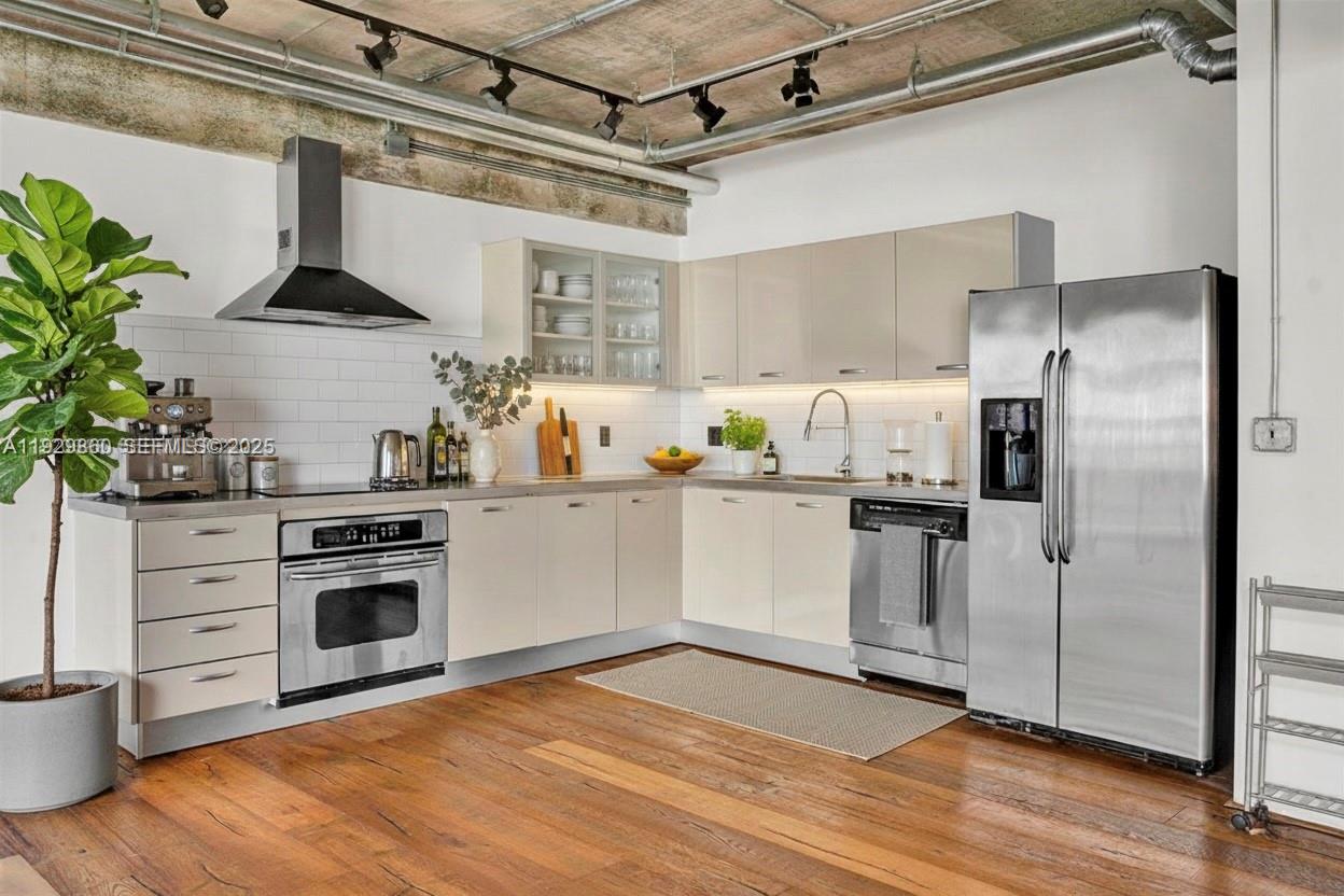 1749 NE Miami Ct #515 Miami, FL 33132