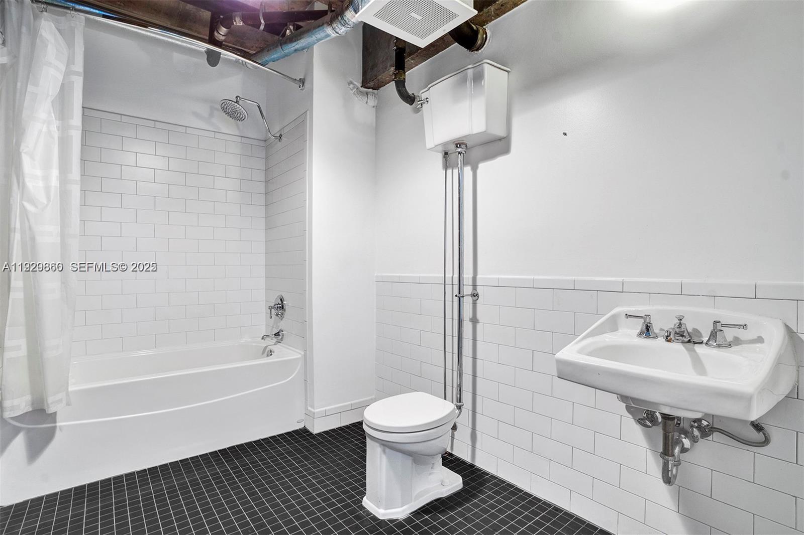 1749 NE Miami Ct #515 Miami, FL 33132