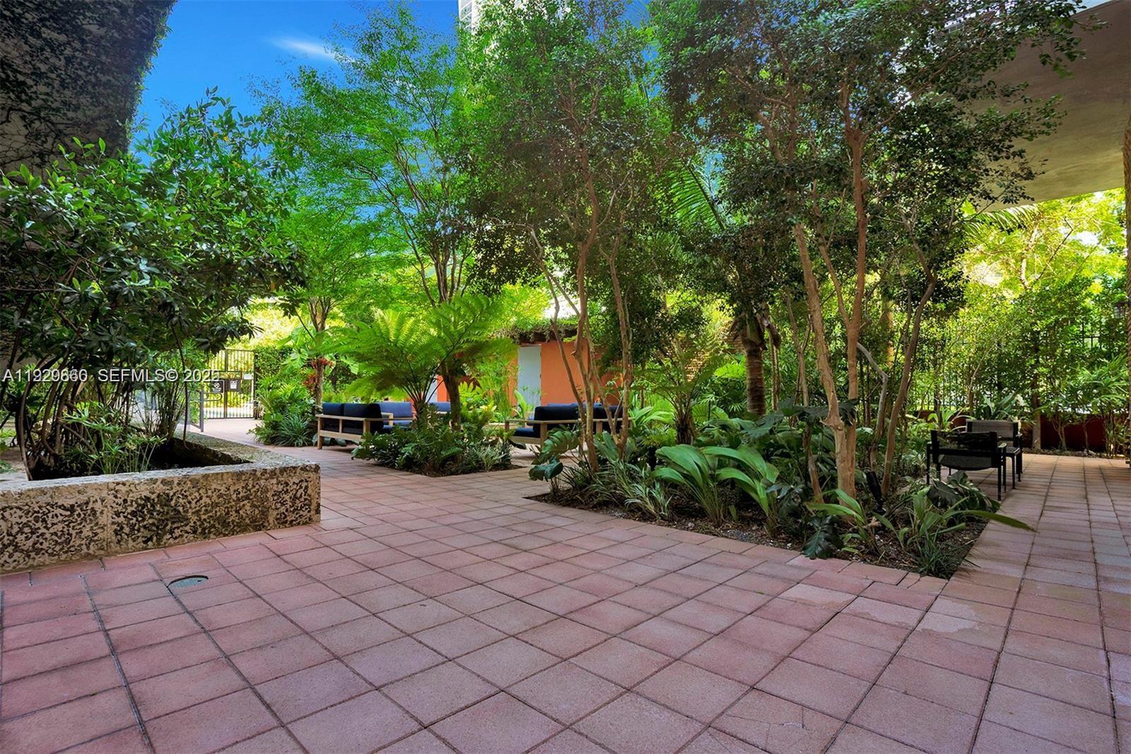 1749 NE Miami Ct #515 Miami, FL 33132