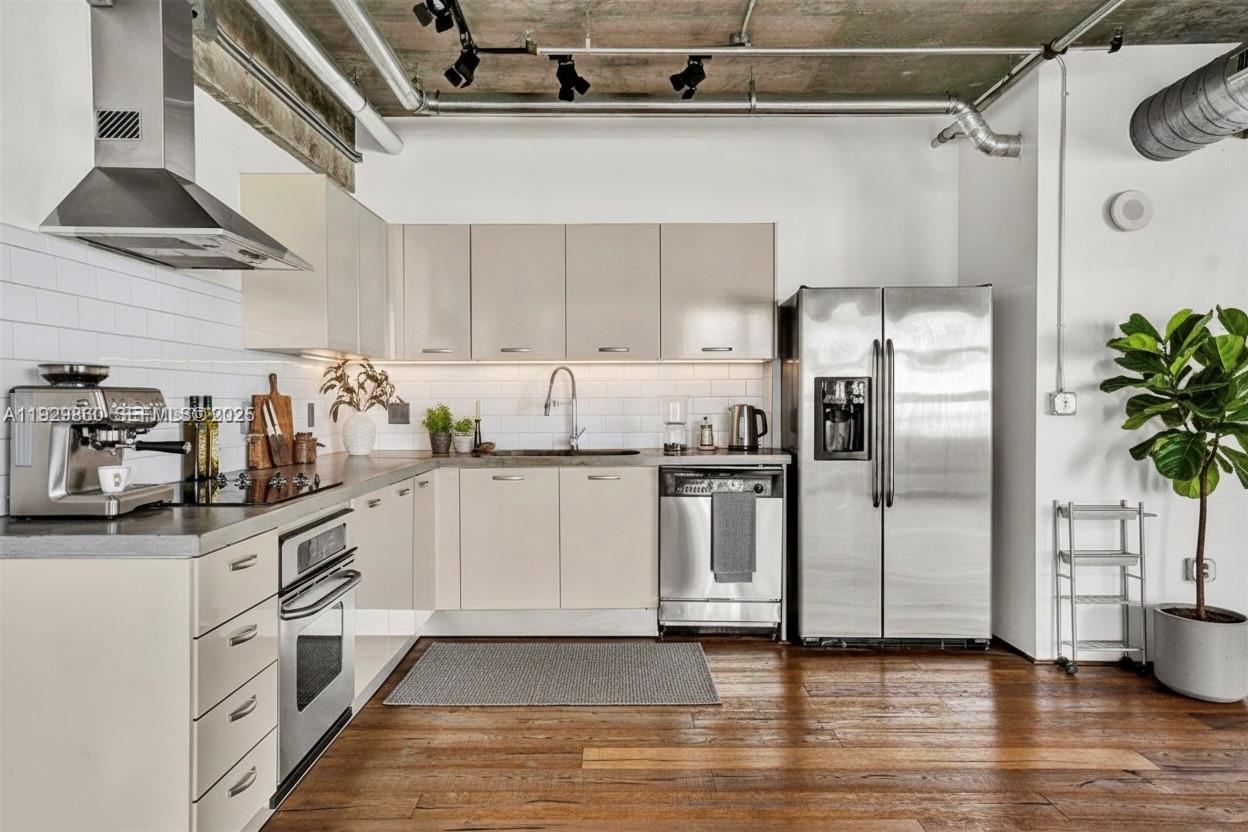 1749 NE Miami Ct #515 Miami, FL 33132