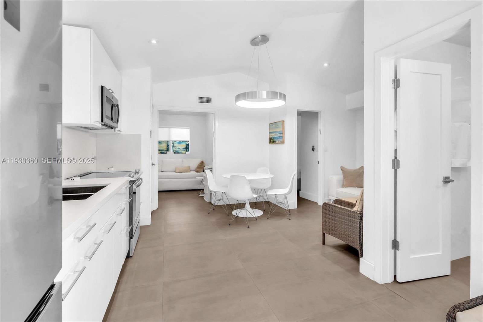 836 W 40th St #3 Miami Beach, FL 33140