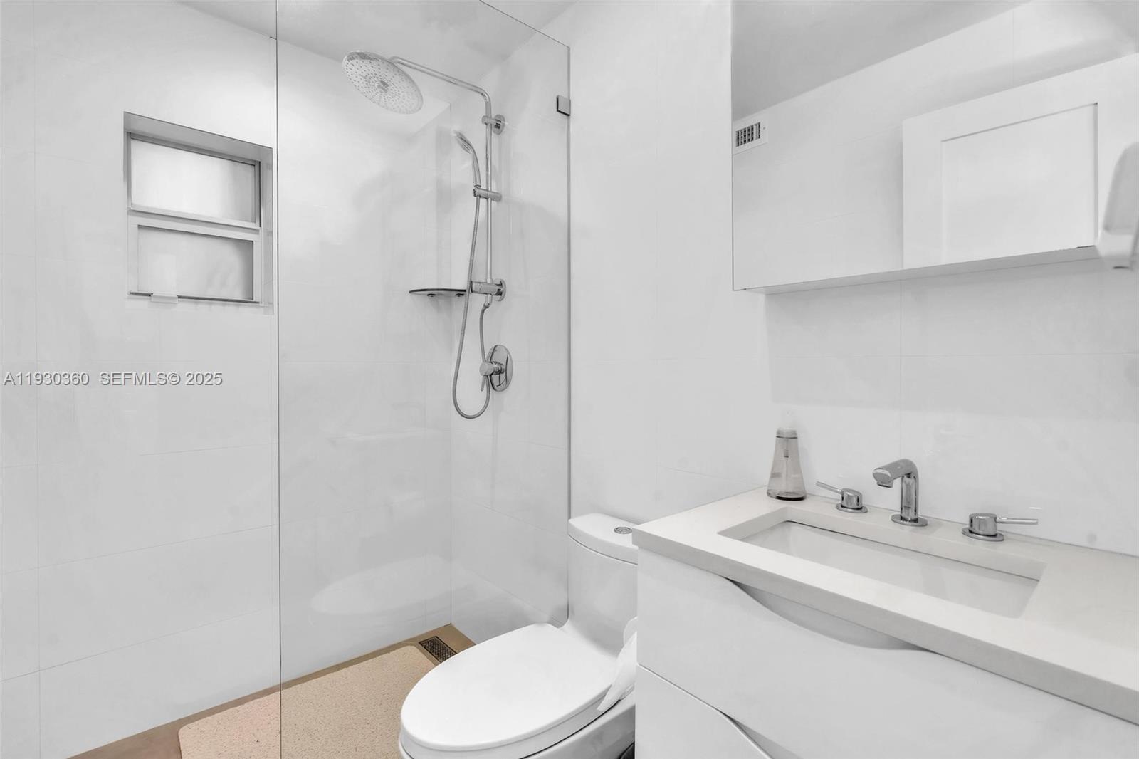 836 W 40th St #3 Miami Beach, FL 33140