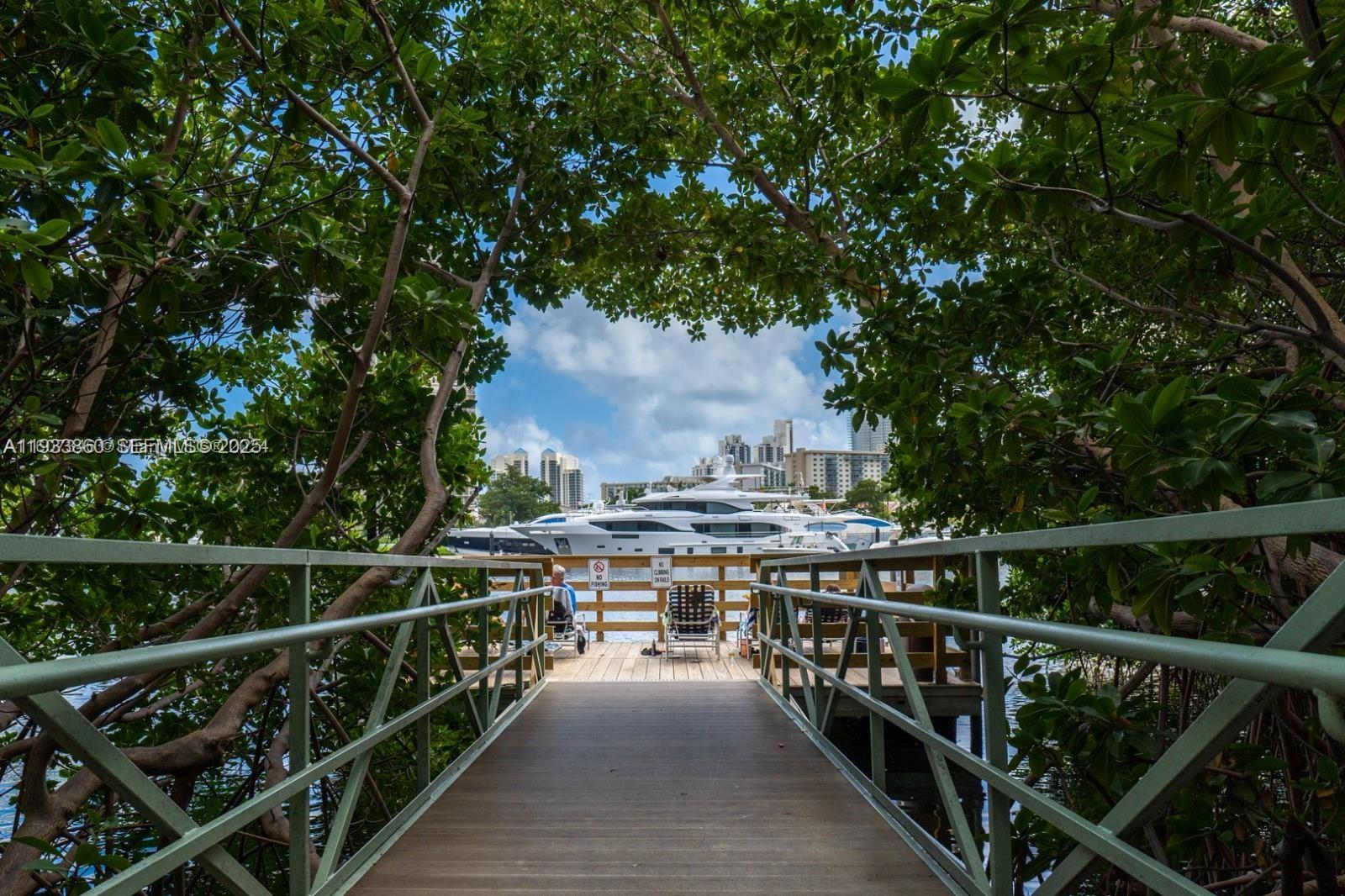 19901 E Country Clb Dr #2403 Aventura, FL 33180