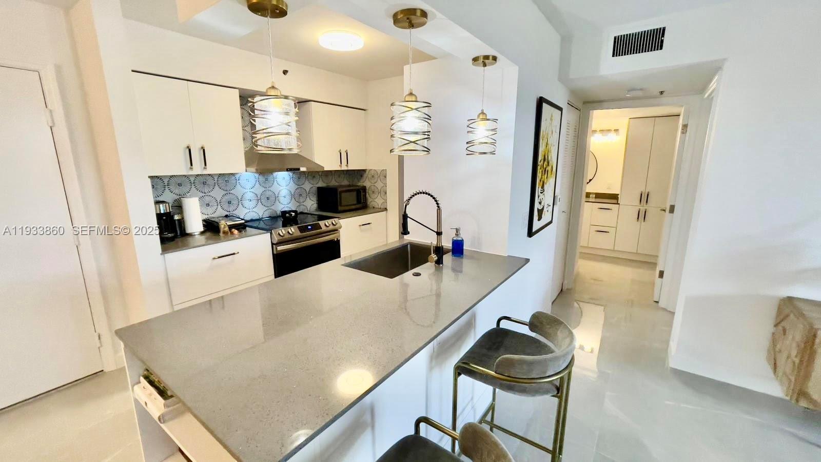 19901 E Country Clb Dr #2403 Aventura, FL 33180