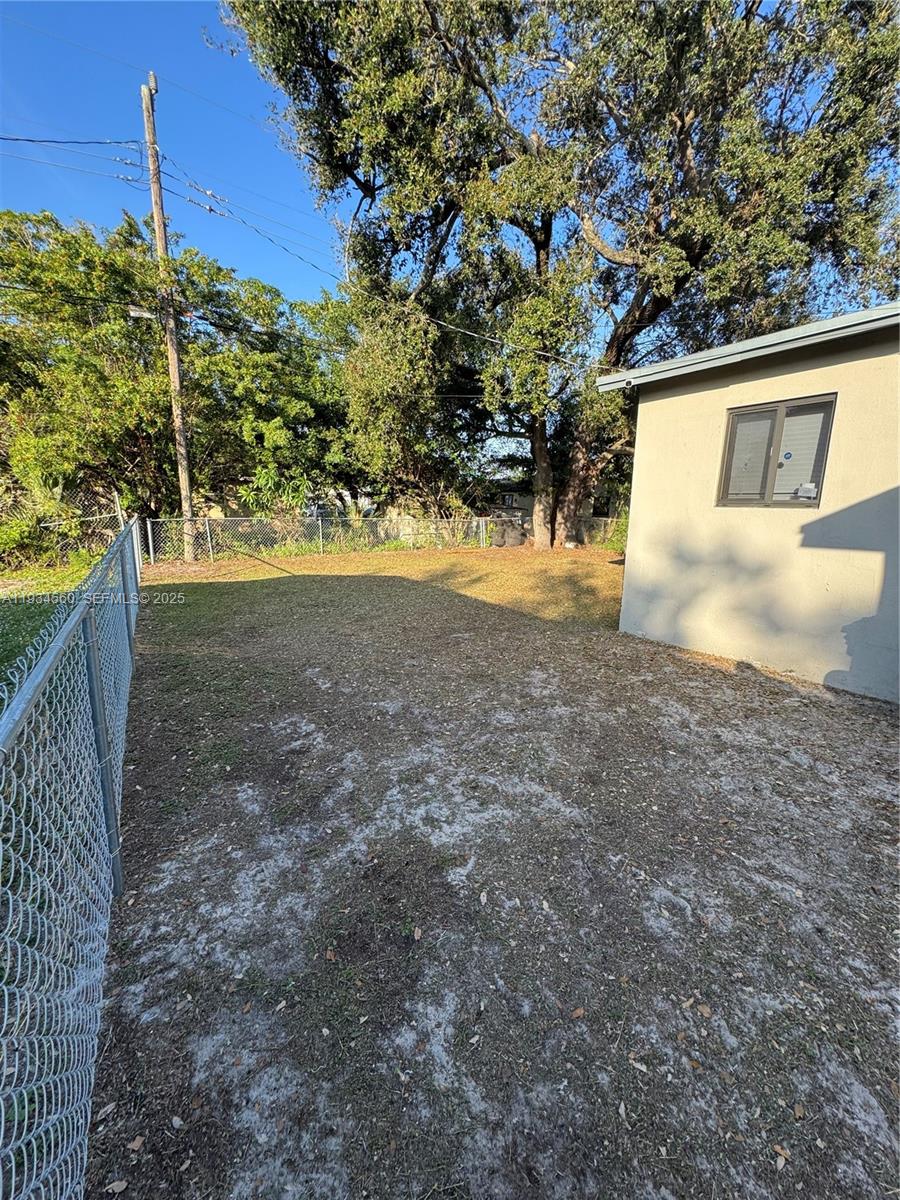 2227 NW 9th Ct Fort Lauderdale, FL 33311