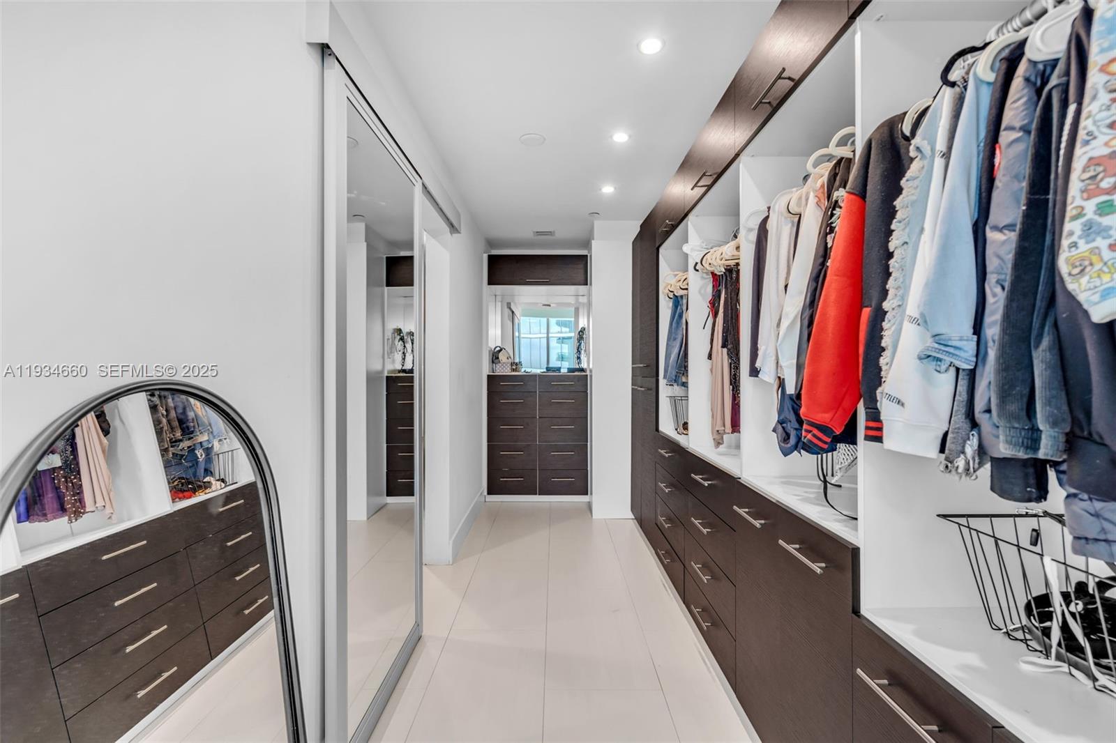 900 Biscayne Blvd #2312 Miami, FL 33132