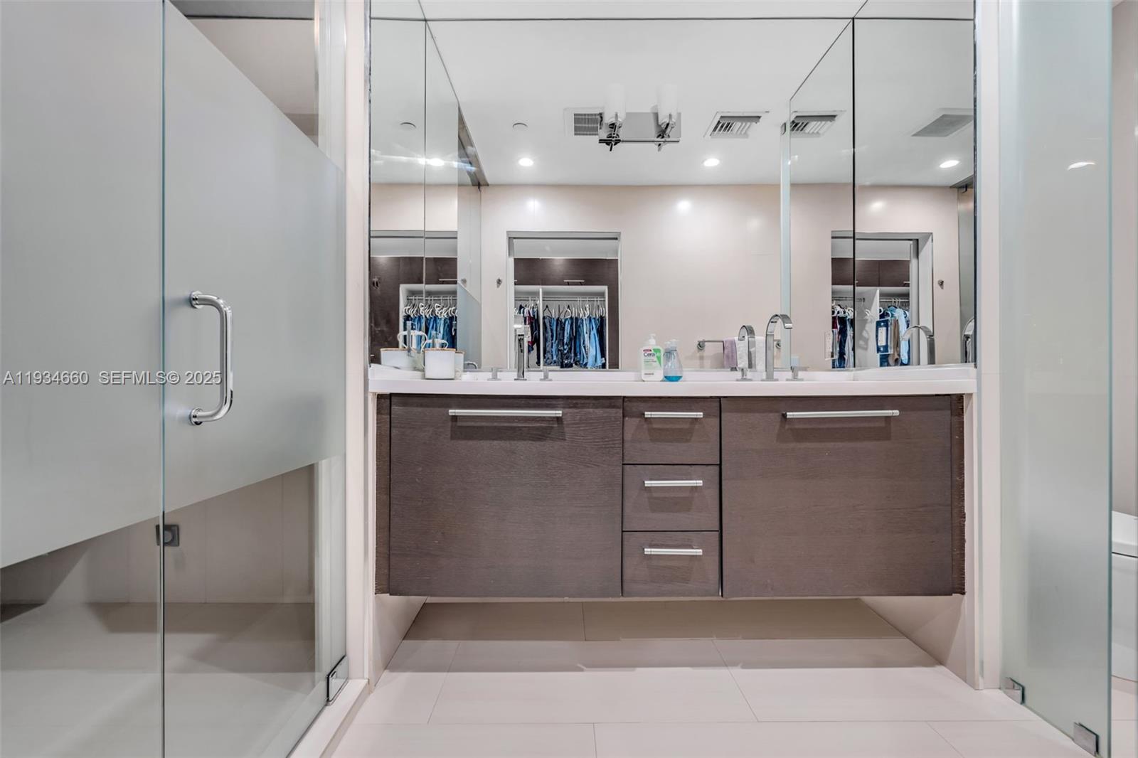 900 Biscayne Blvd #2312 Miami, FL 33132