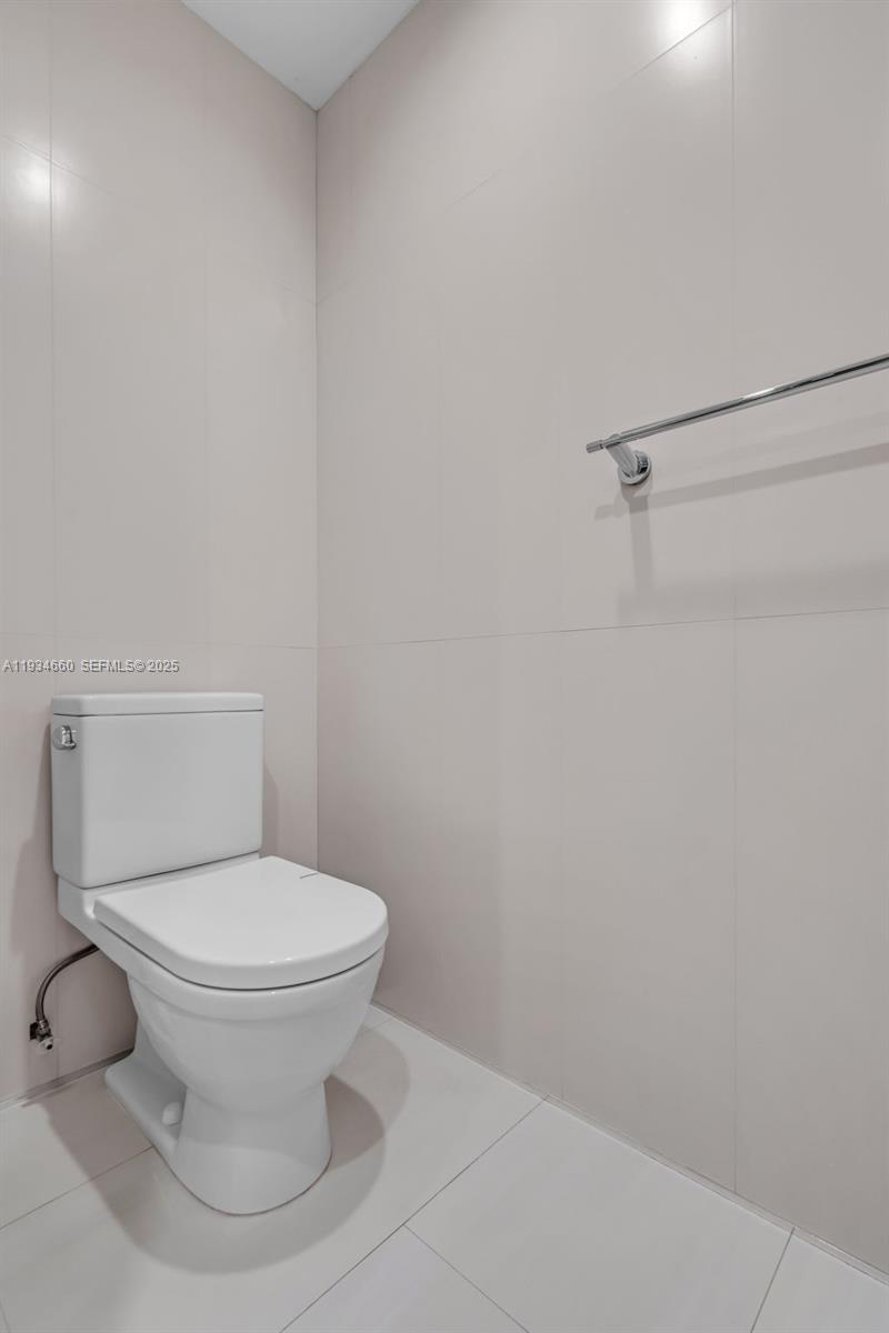 900 Biscayne Blvd #2312 Miami, FL 33132