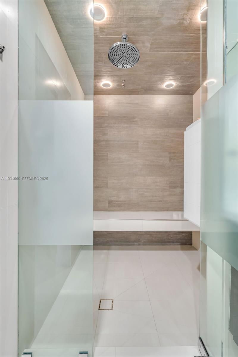 900 Biscayne Blvd #2312 Miami, FL 33132