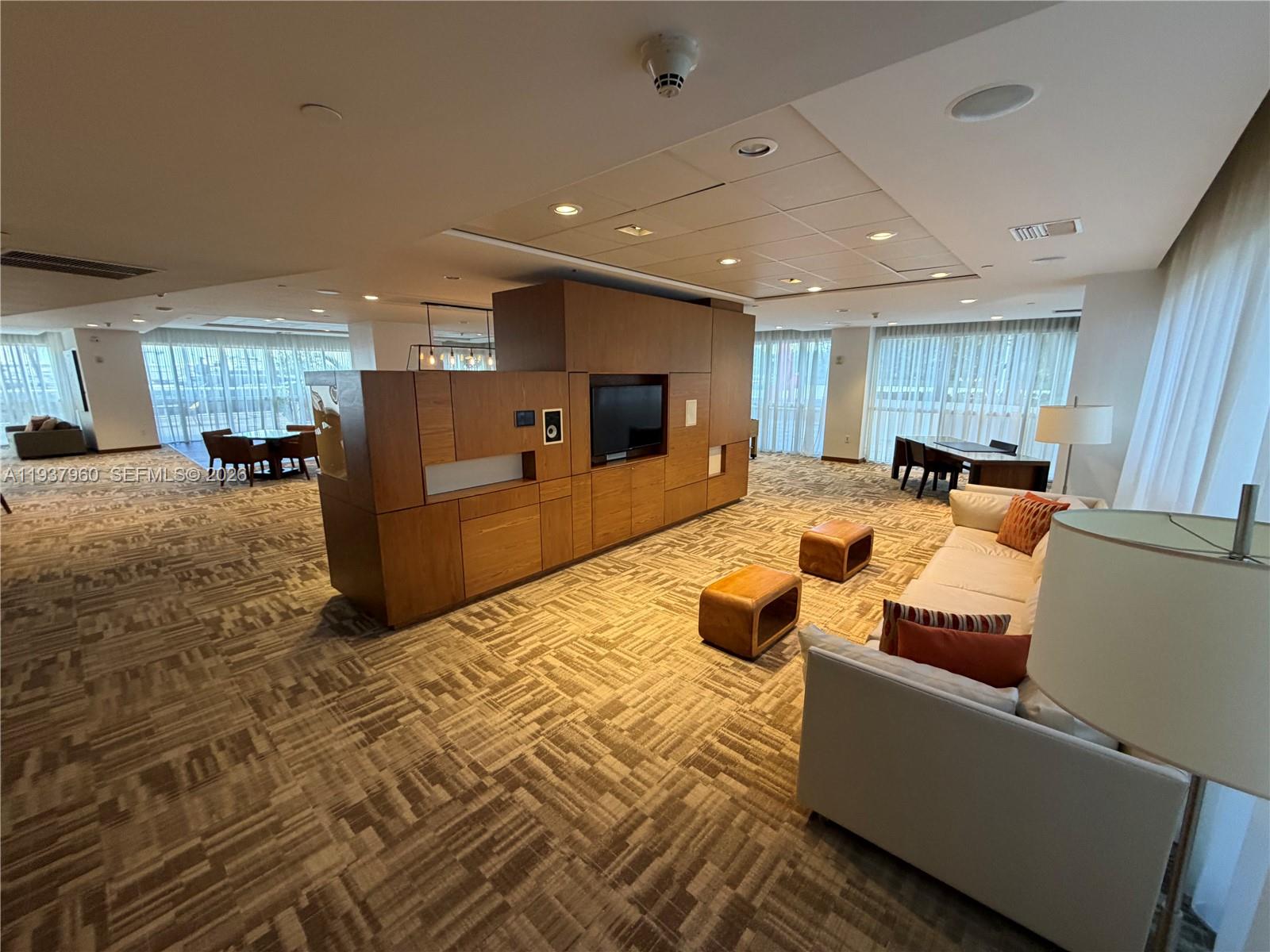 400 Alton Rd #LPH-3007 Miami Beach, FL 33139