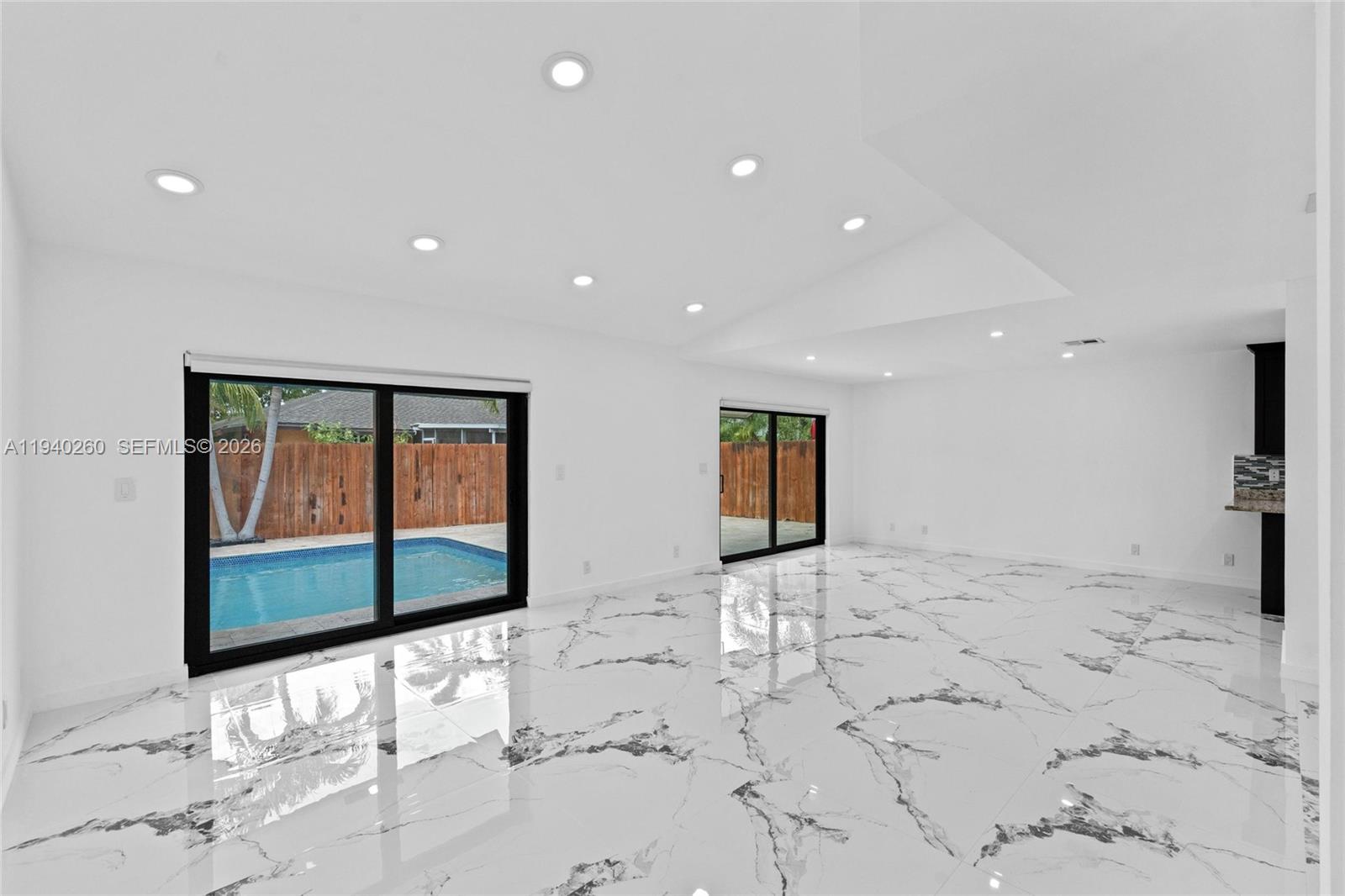 730 SW 95th Ter Pembroke Pines, FL 33025