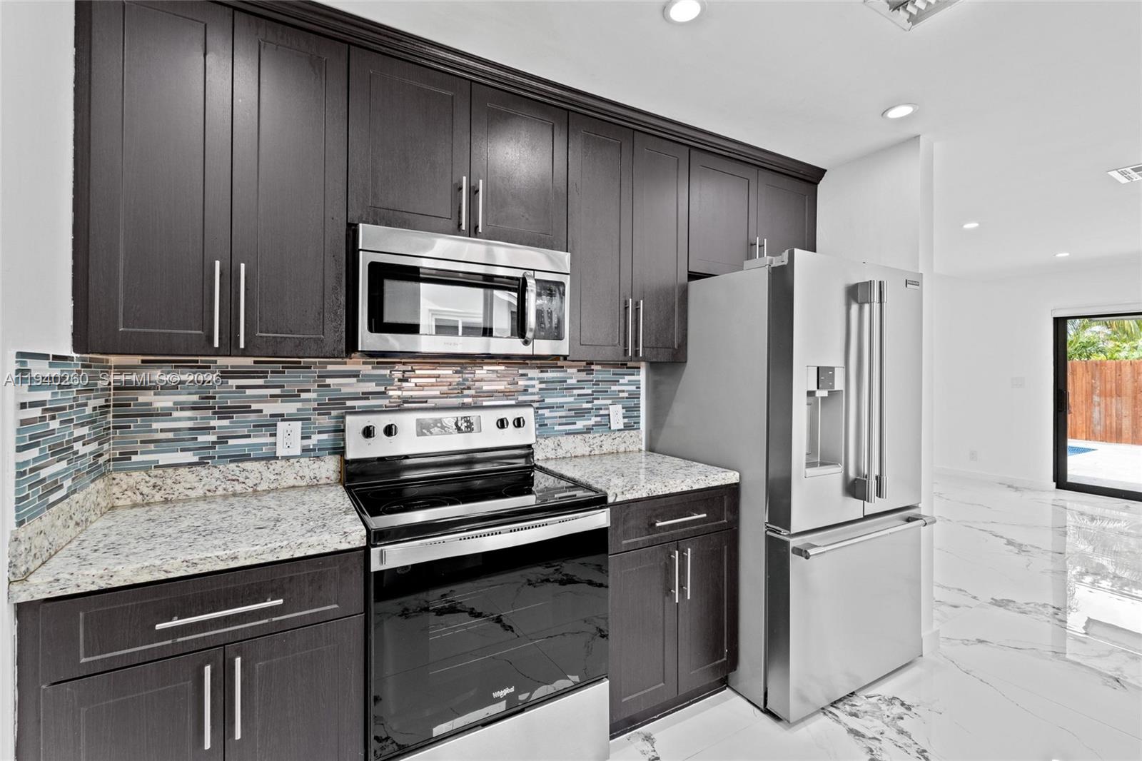 730 SW 95th Ter Pembroke Pines, FL 33025