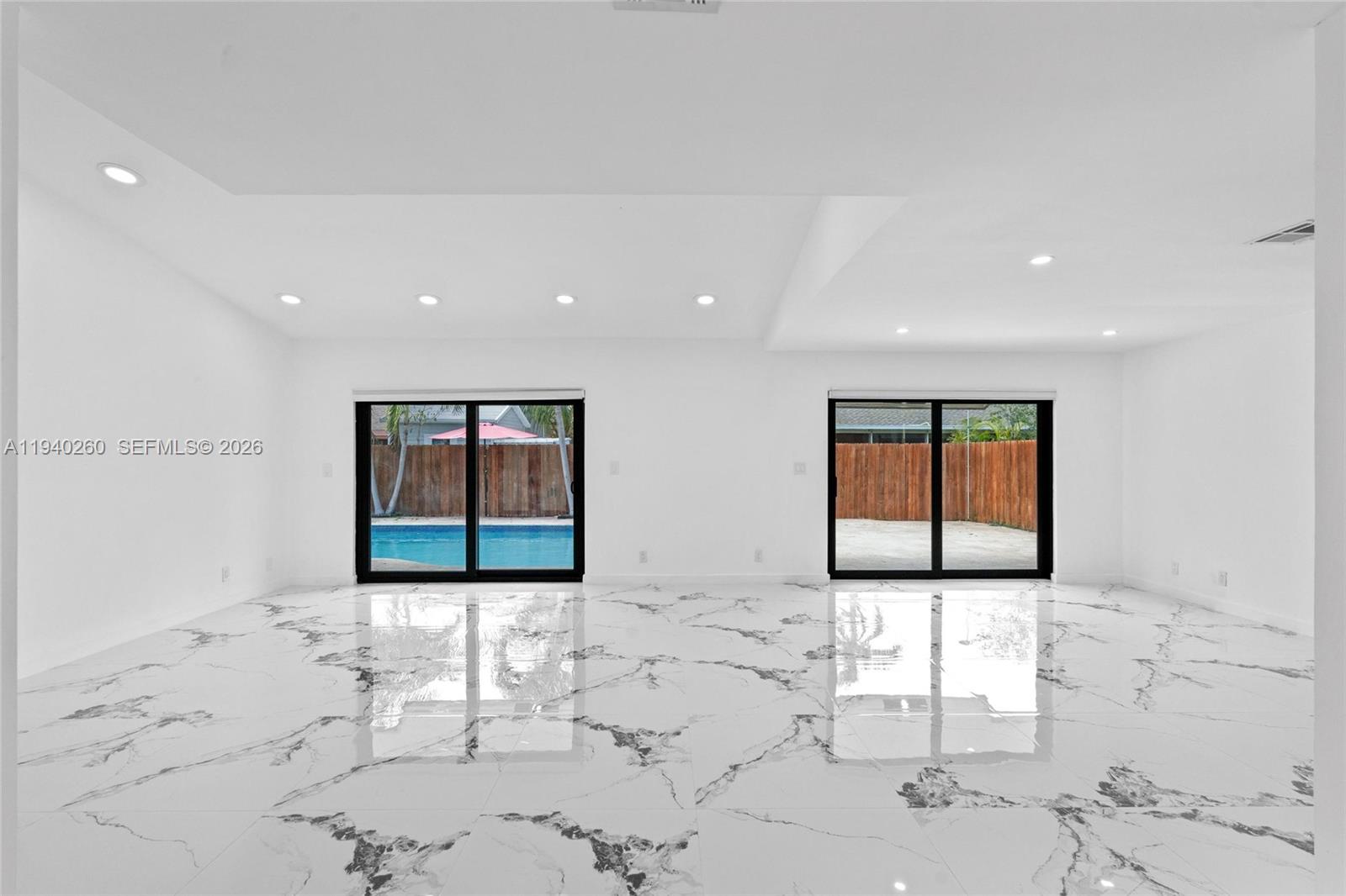 730 SW 95th Ter Pembroke Pines, FL 33025