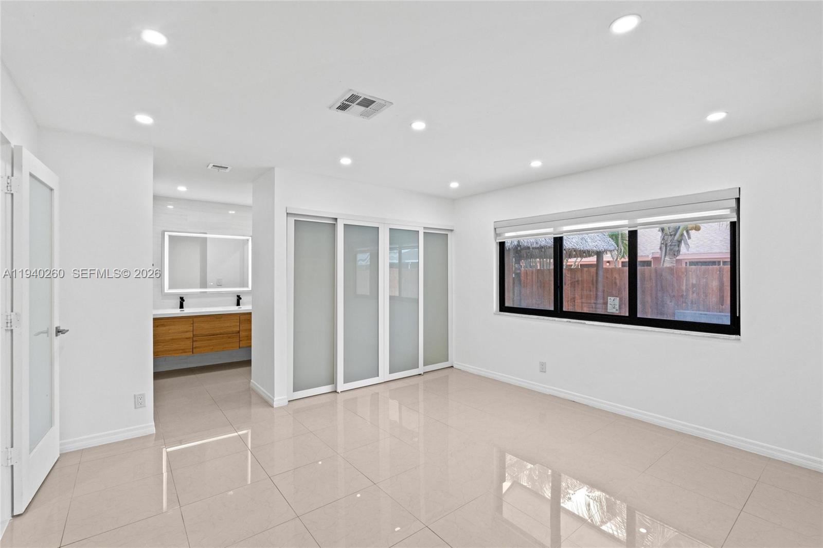 730 SW 95th Ter Pembroke Pines, FL 33025