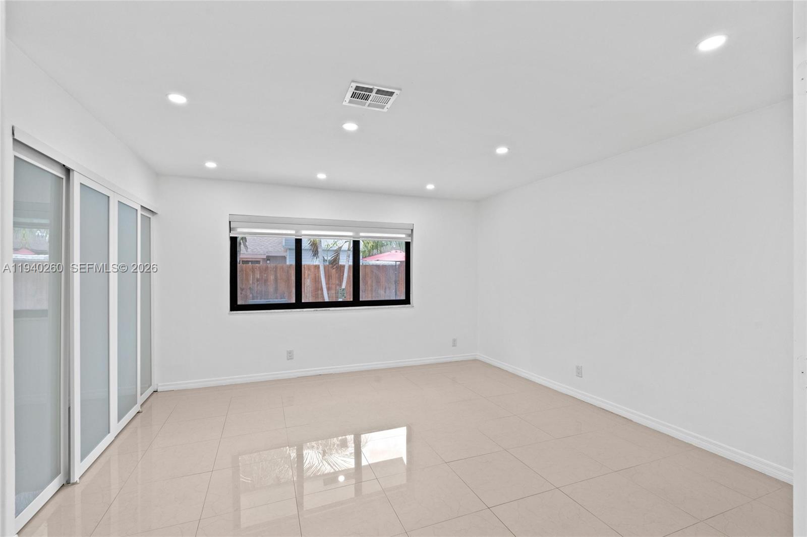 730 SW 95th Ter Pembroke Pines, FL 33025