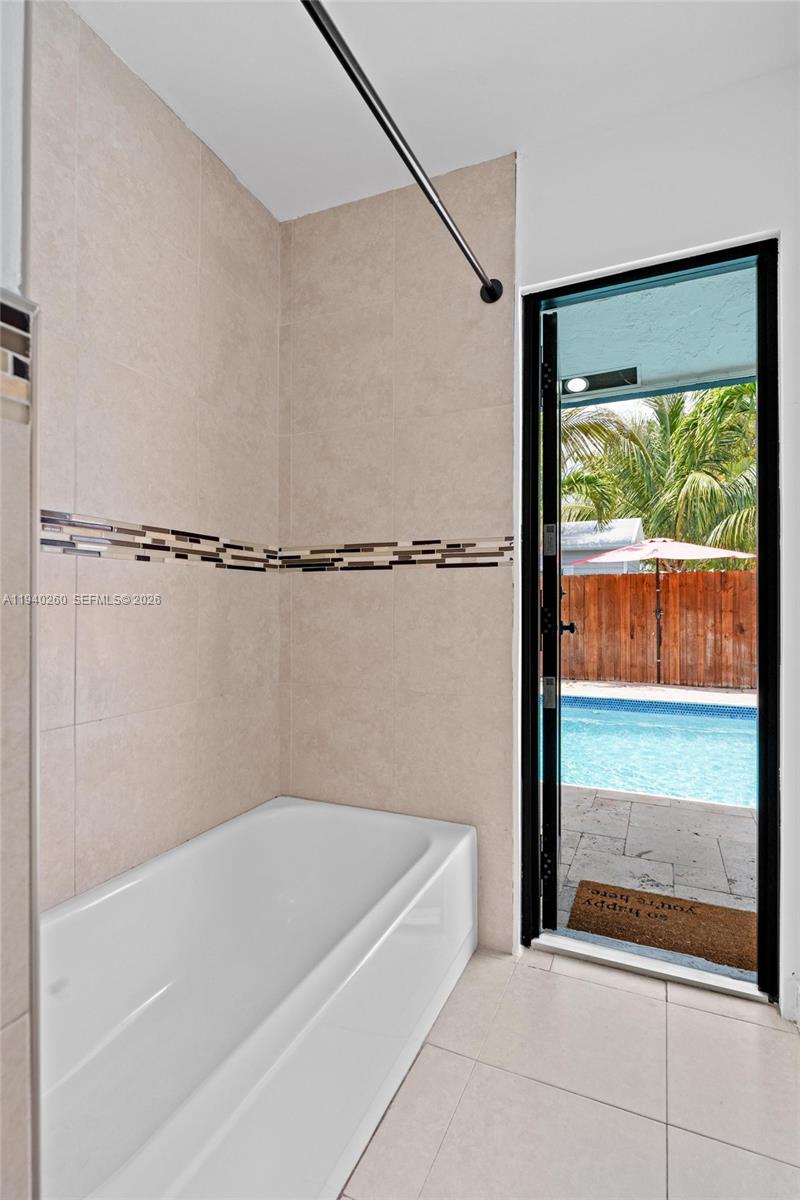 730 SW 95th Ter Pembroke Pines, FL 33025