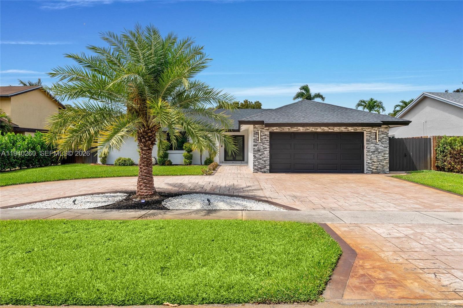 730 SW 95th Ter Pembroke Pines, FL 33025