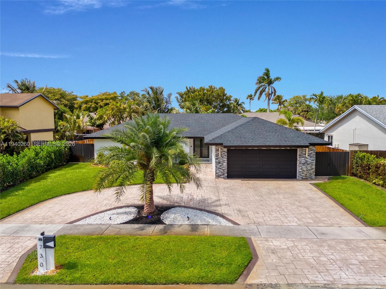 730 SW 95th Ter Pembroke Pines, FL 33025