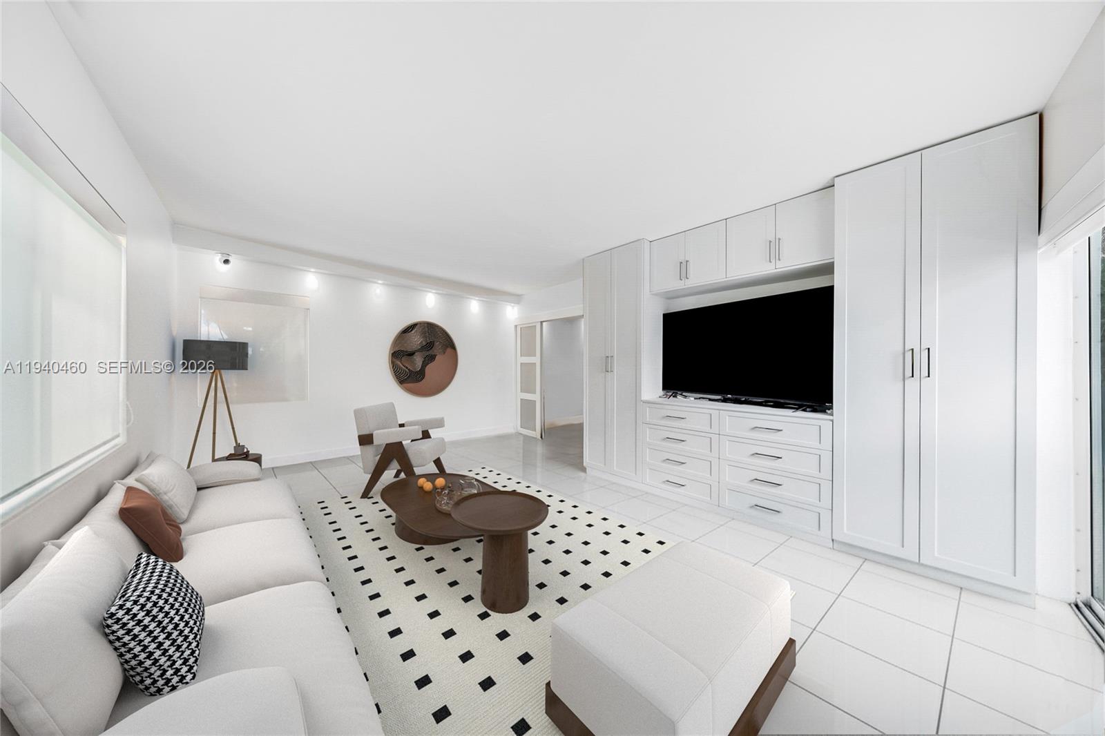 1135 Euclid Ave #101