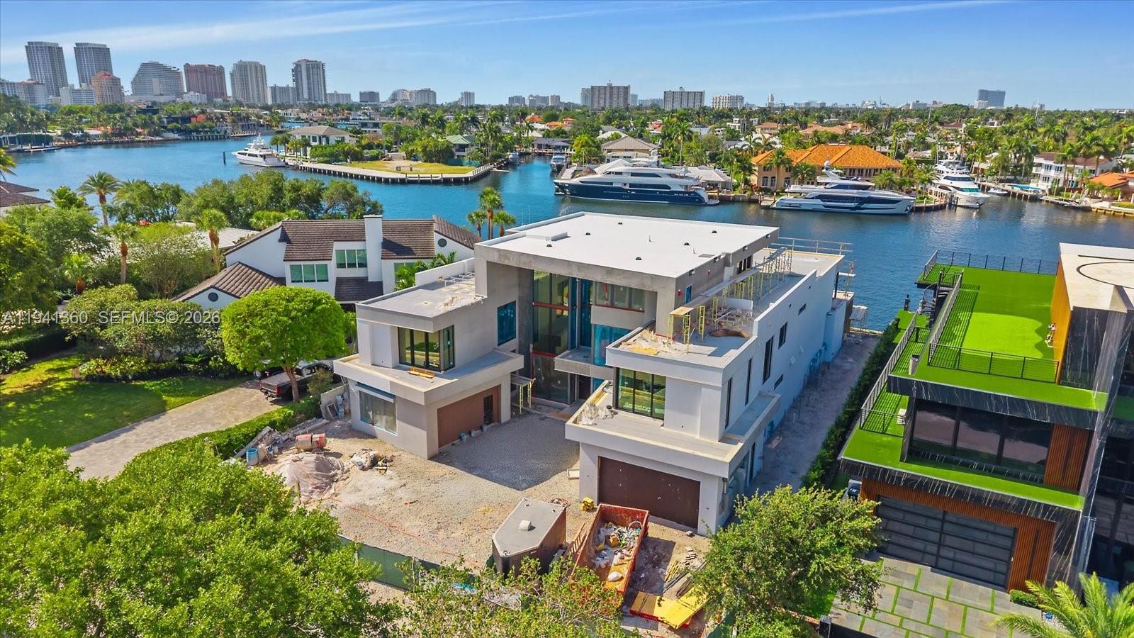 725 Middle Riv Dr Fort Lauderdale, FL 33304