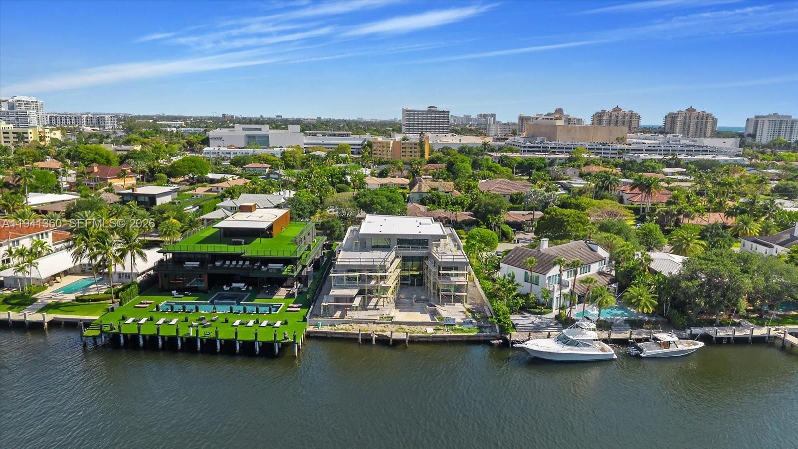 725 Middle Riv Dr Fort Lauderdale, FL 33304