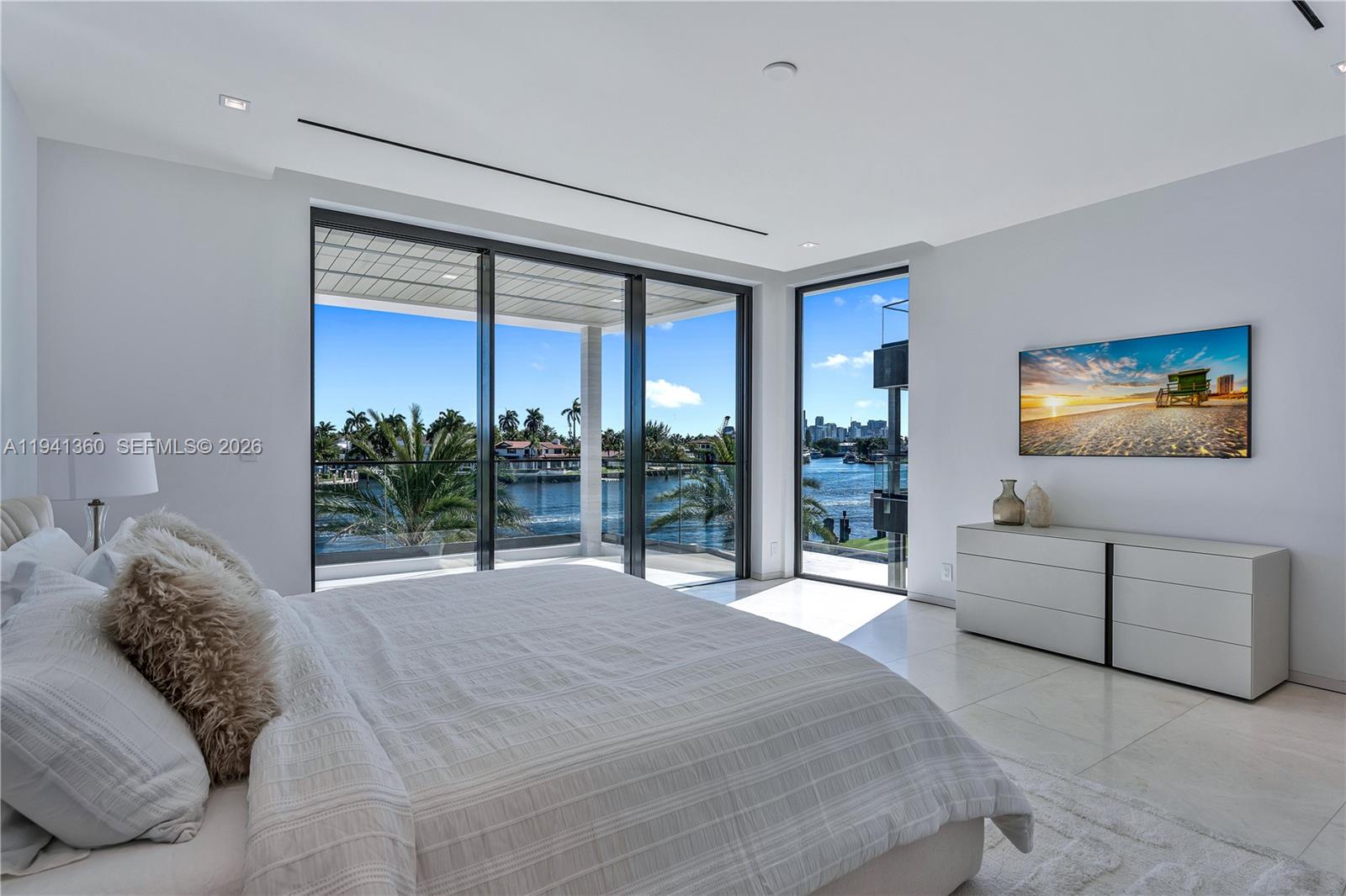 725 Middle Riv Dr Fort Lauderdale, FL 33304