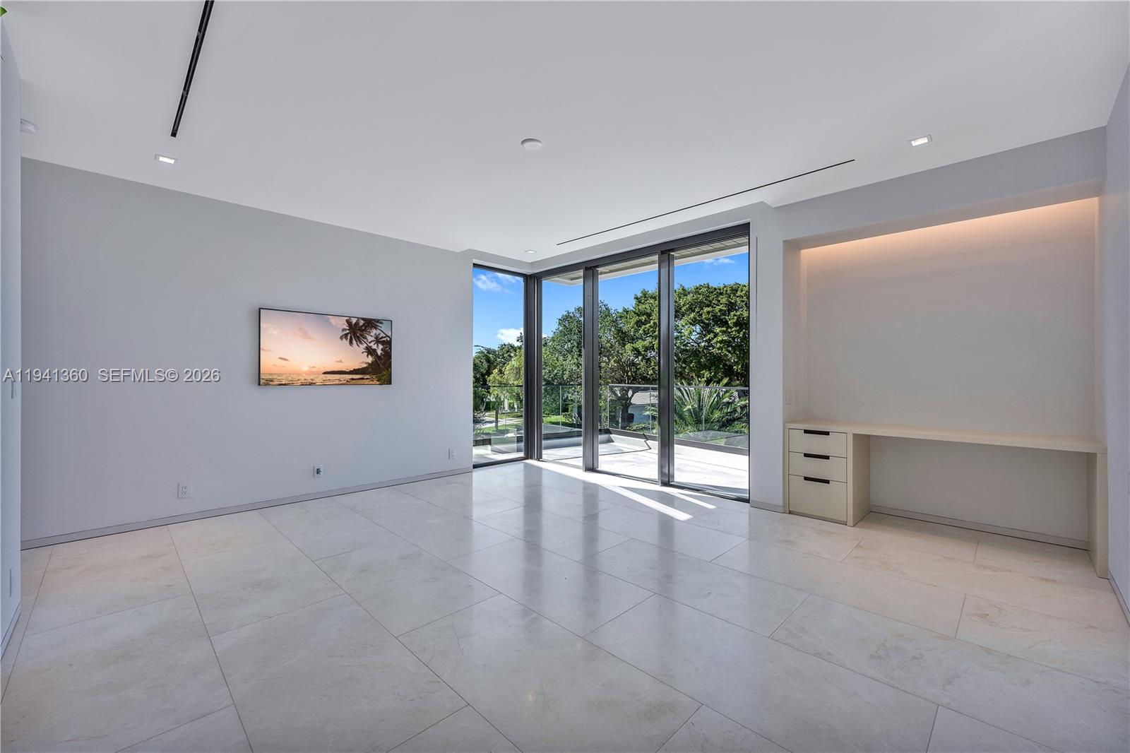 725 Middle Riv Dr Fort Lauderdale, FL 33304