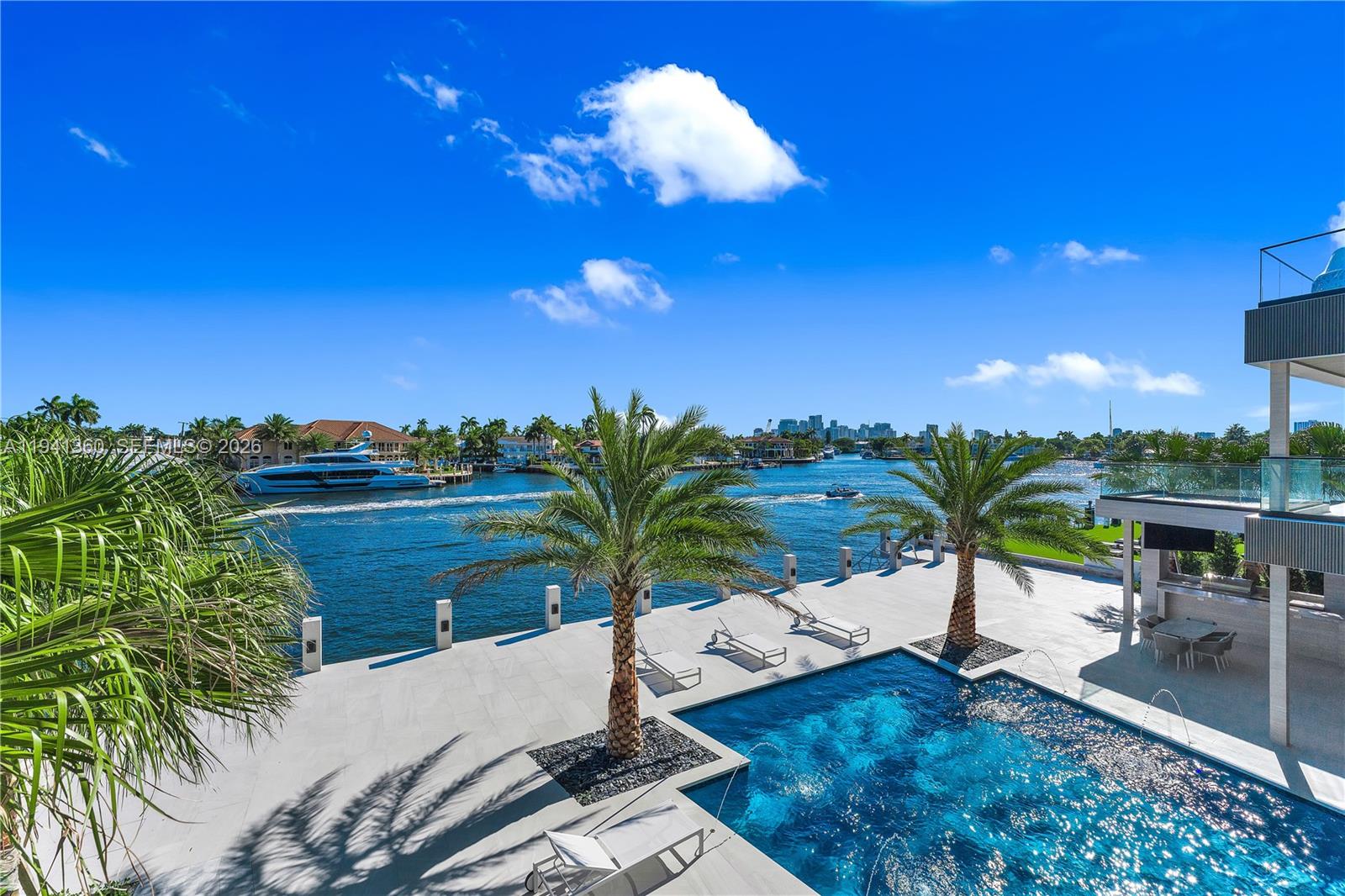 725 Middle Riv Dr Fort Lauderdale, FL 33304