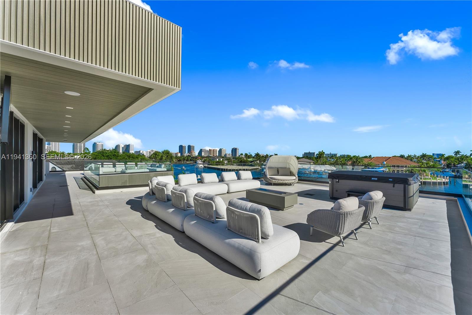 725 Middle Riv Dr Fort Lauderdale, FL 33304