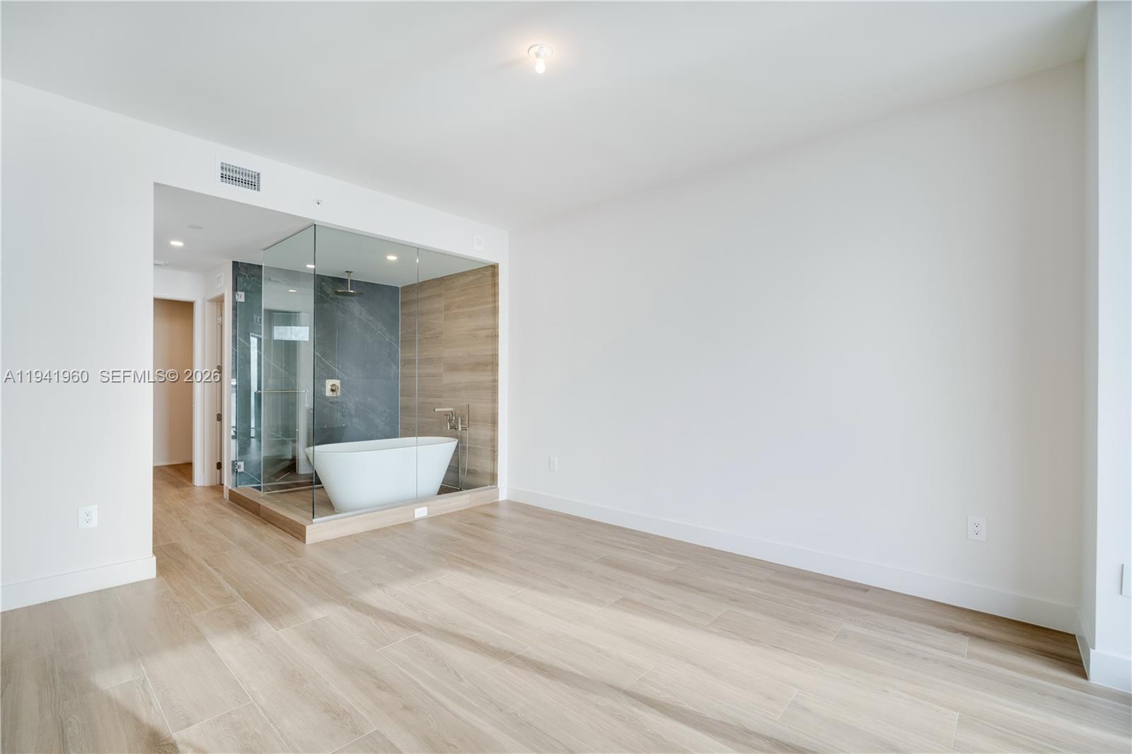 700 NE 24th St #4203 Miami, FL 33137