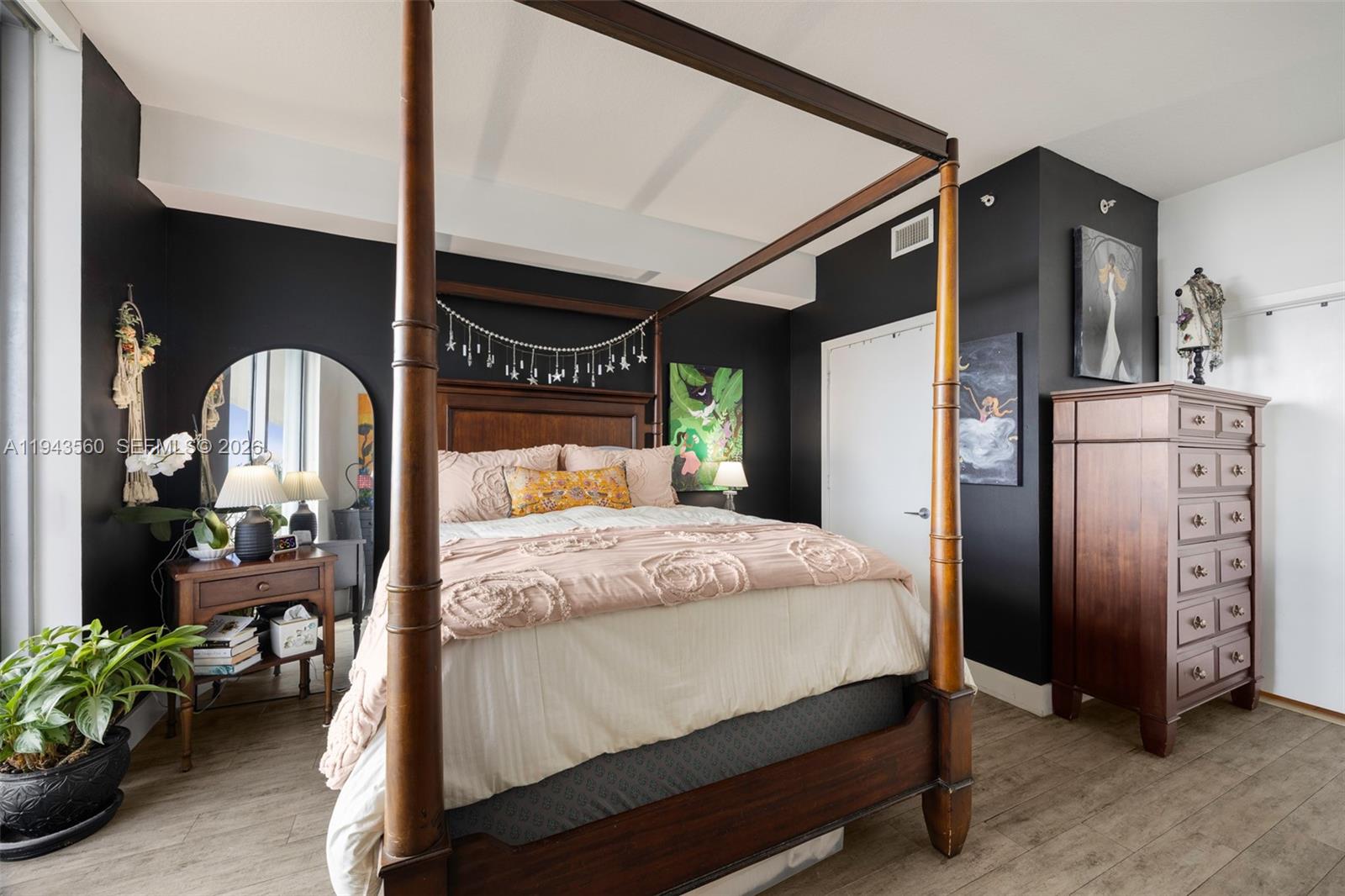 79 SW 12th St #PH3904-S Miami, FL 33130