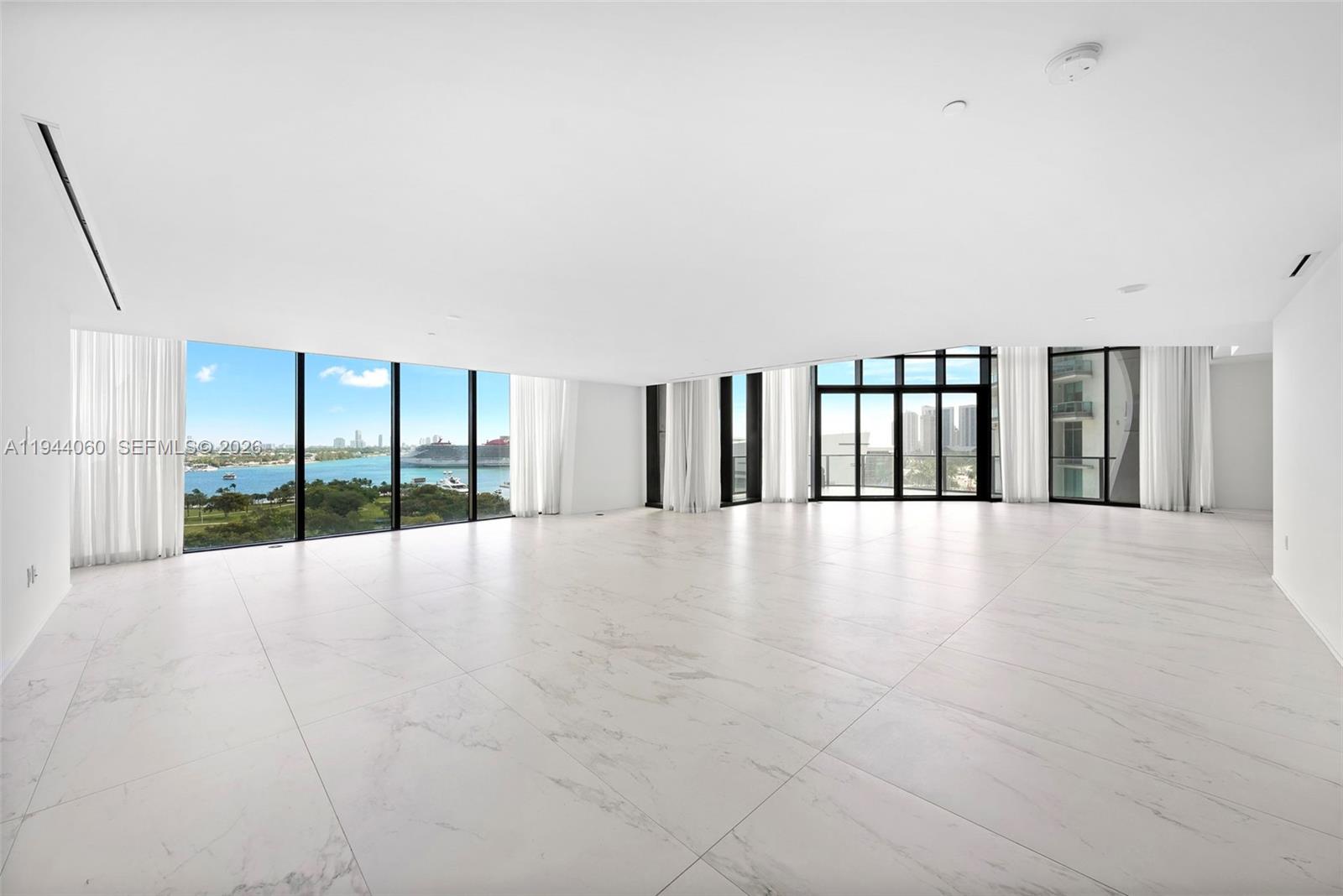 image One Thousand Museum (1000 Museum)13