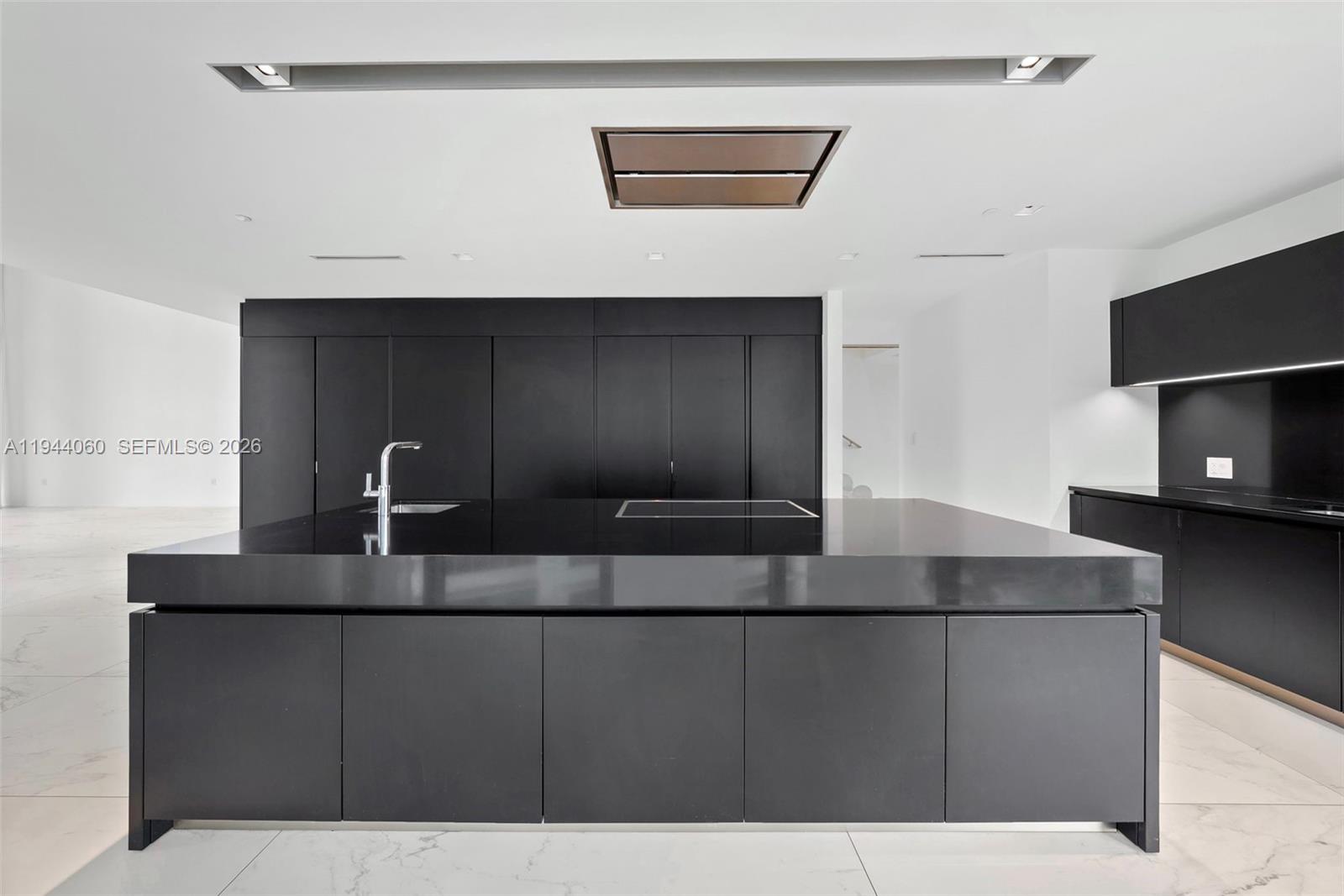 image One Thousand Museum (1000 Museum)27