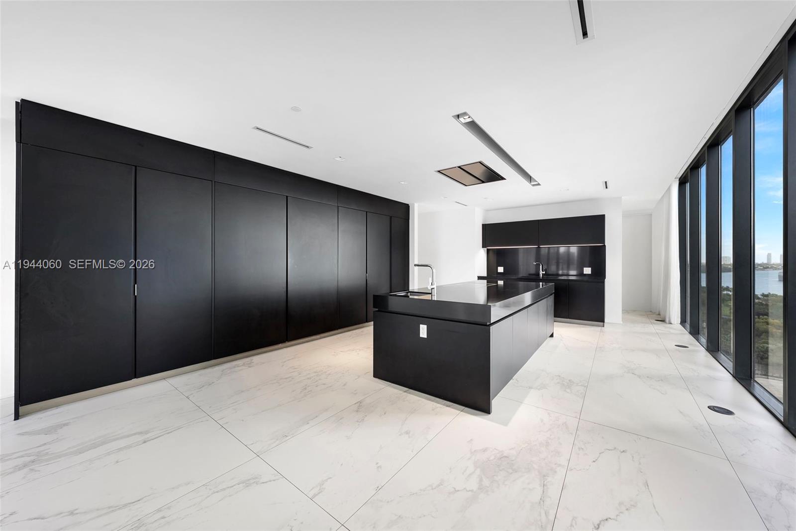 image One Thousand Museum (1000 Museum)28