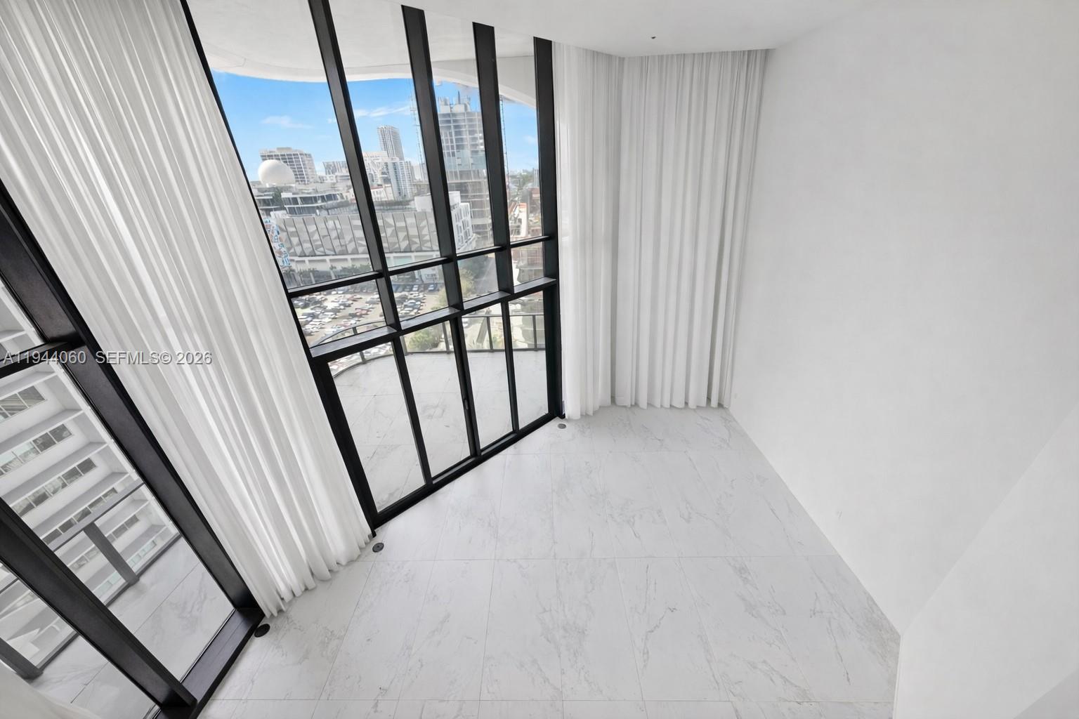 image One Thousand Museum (1000 Museum)38